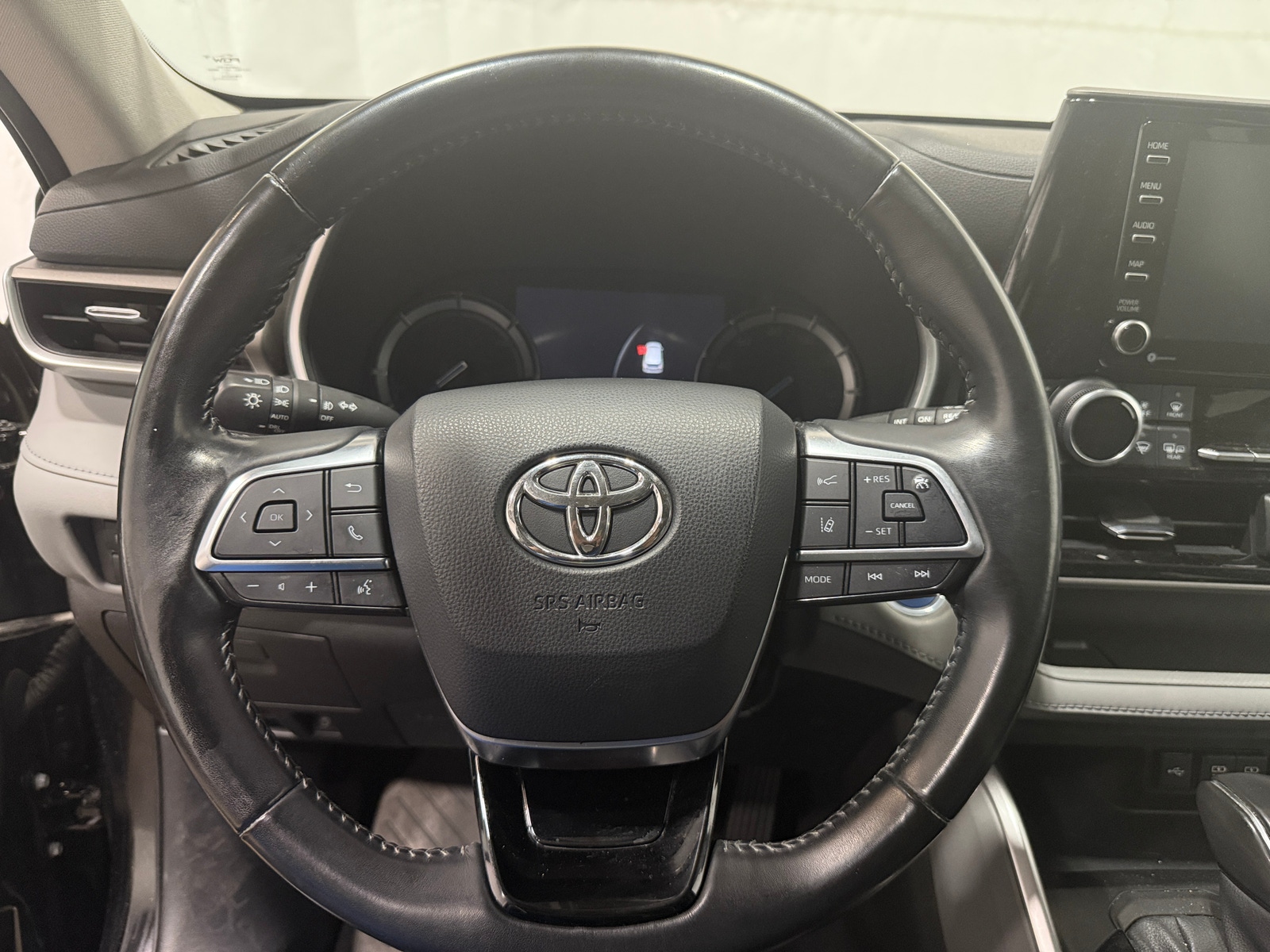 Thumbnail: 2021 Toyota Highlander - 4
