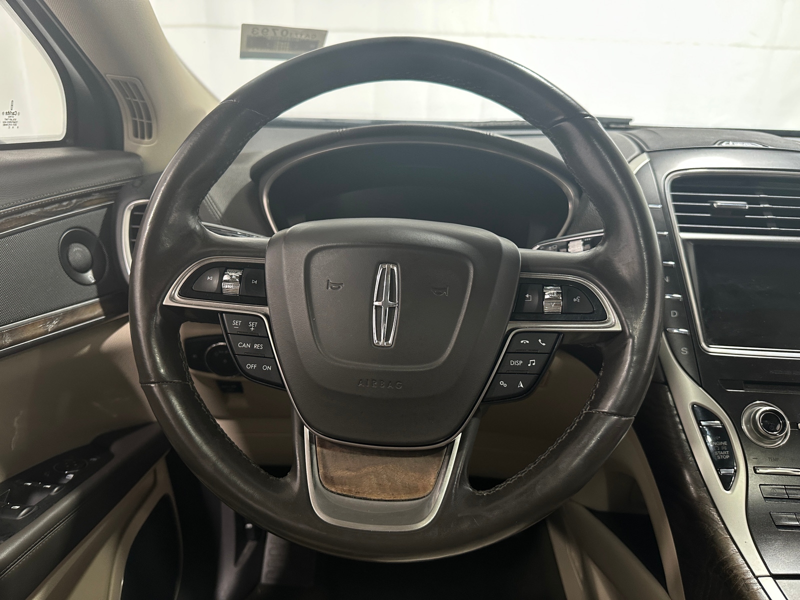Thumbnail: 2019 Lincoln Nautilus - 4