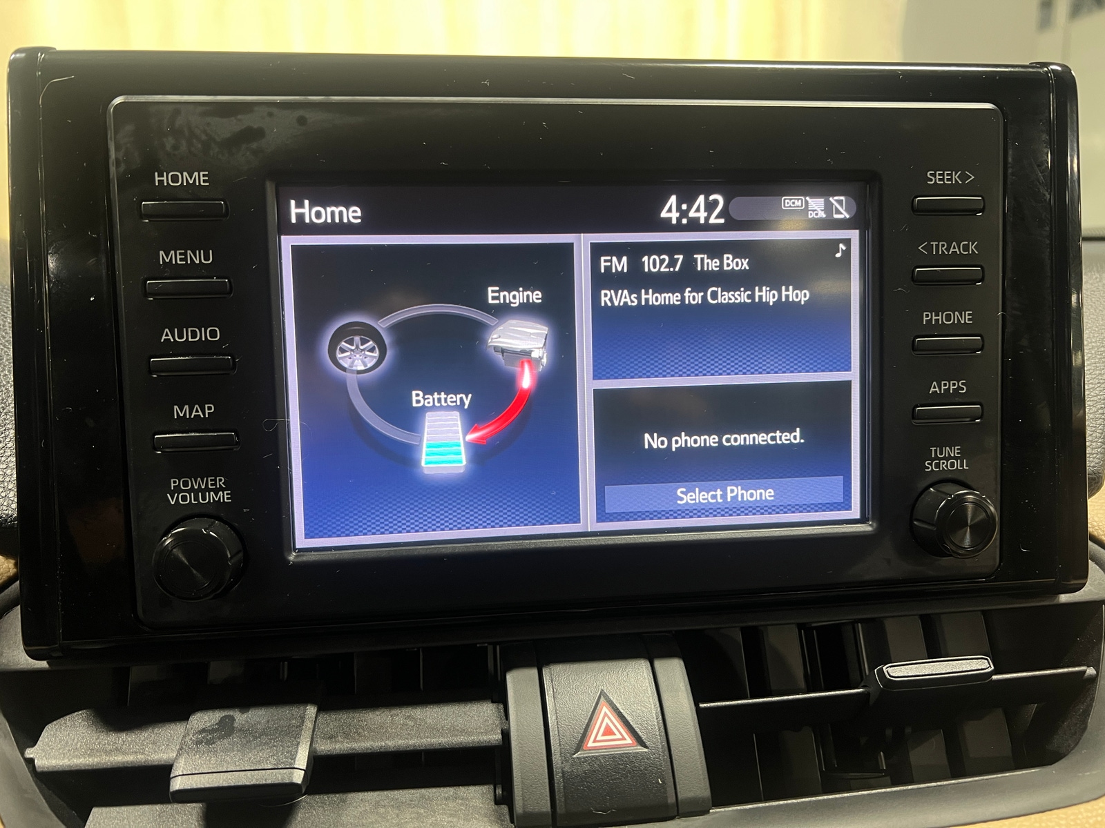 Thumbnail: 2019 Toyota RAV4 - 4