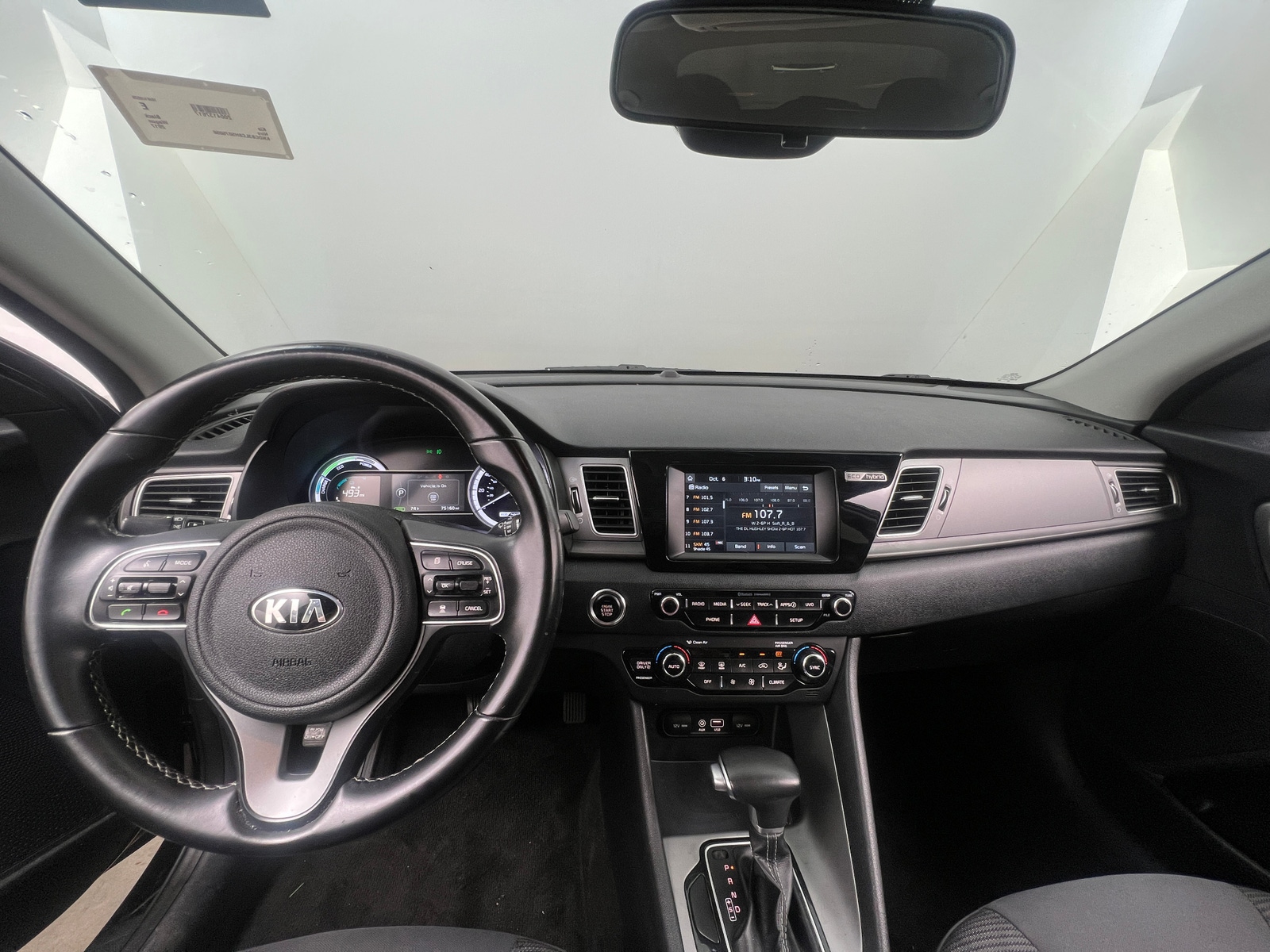 Thumbnail: 2017 Kia Niro - 3