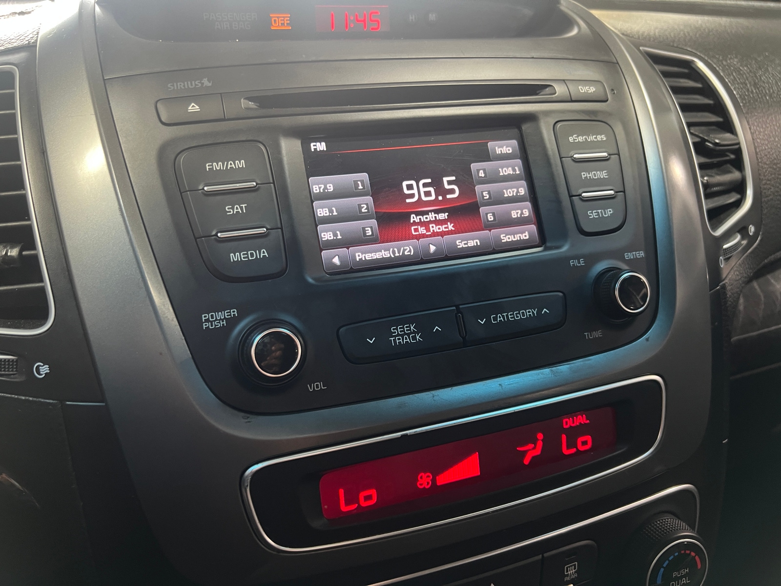 Thumbnail: 2015 Kia Sorento - 3