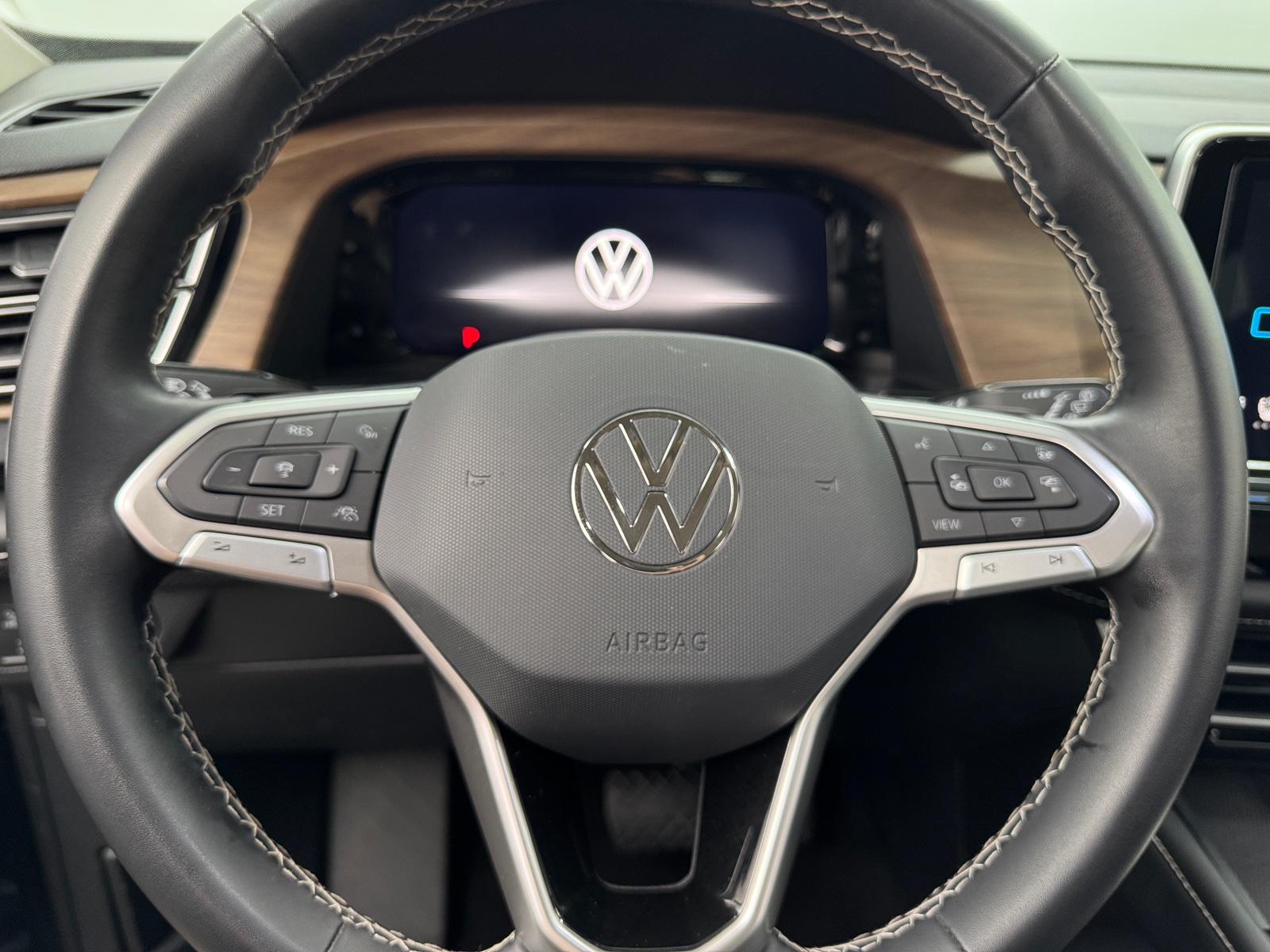 Thumbnail: 2024 Volkswagen Atlas - 4