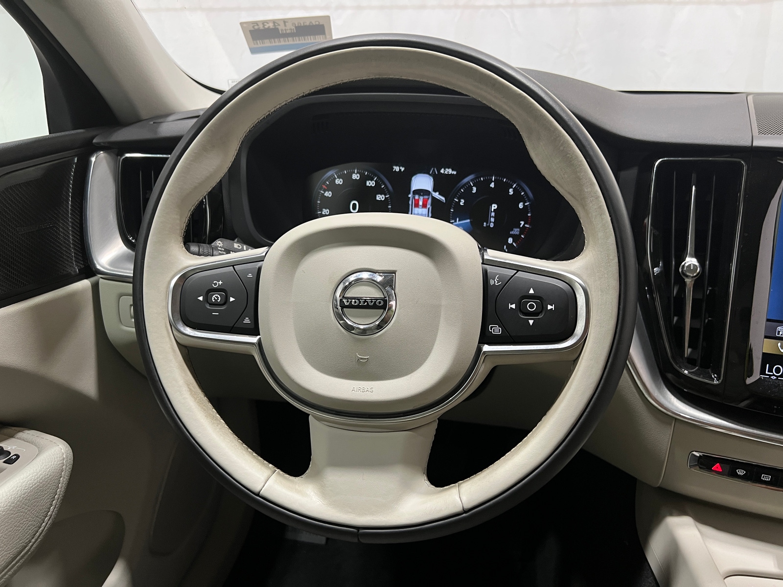 Thumbnail: 2019 Volvo XC60 - 4