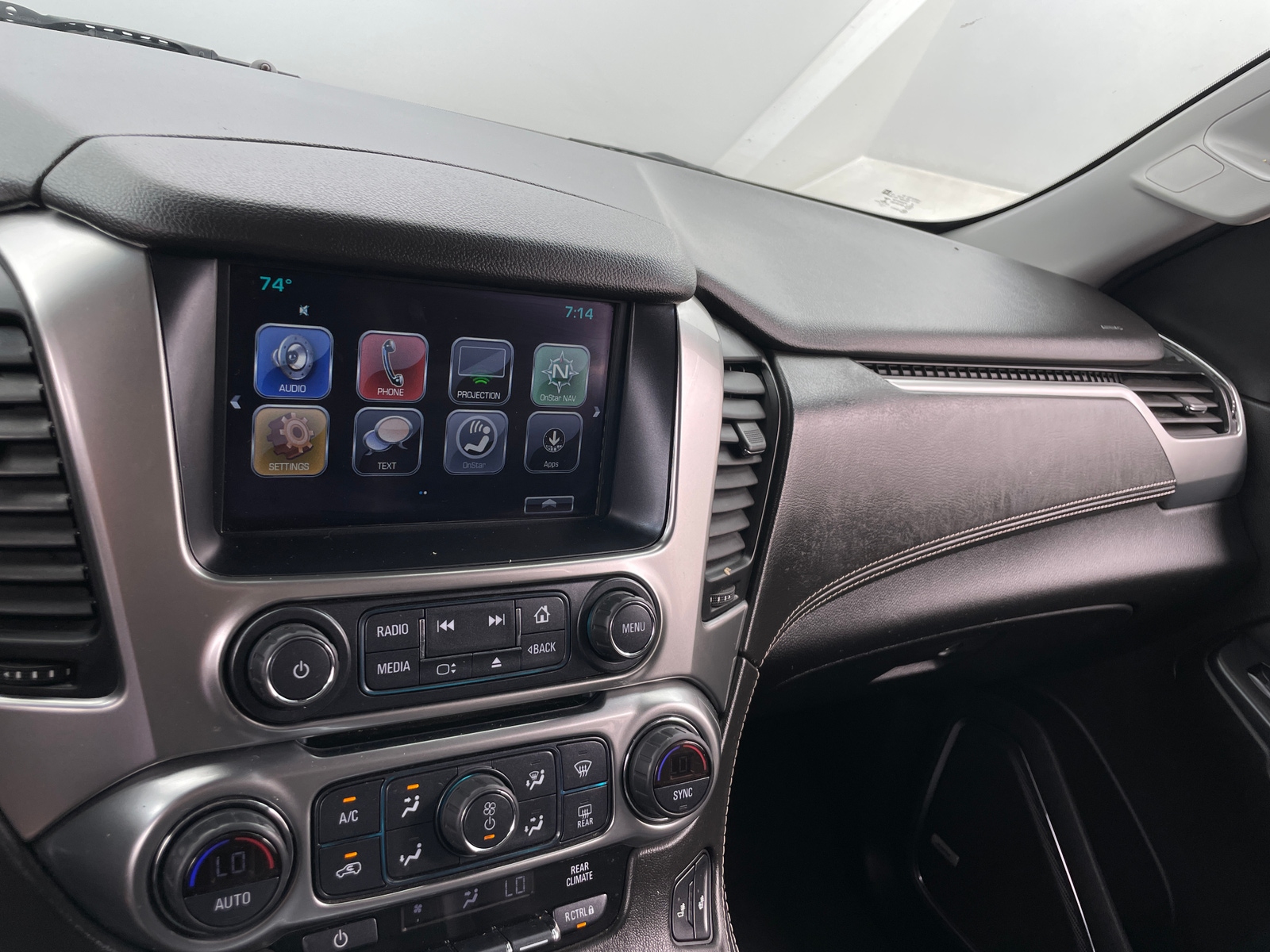 Thumbnail: 2019 Chevrolet Tahoe - 3