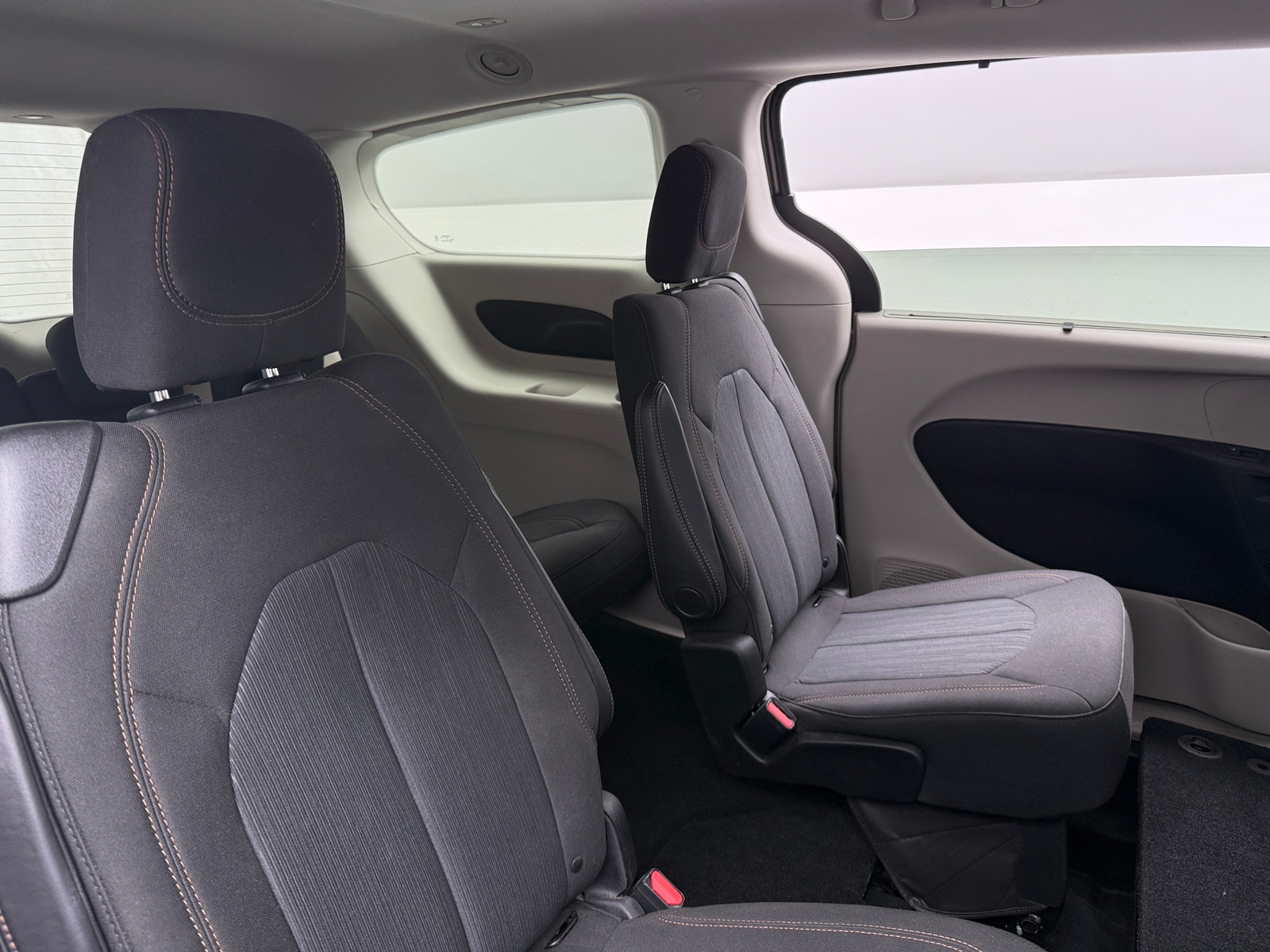 Thumbnail: 2018 Chrysler Pacifica - 6