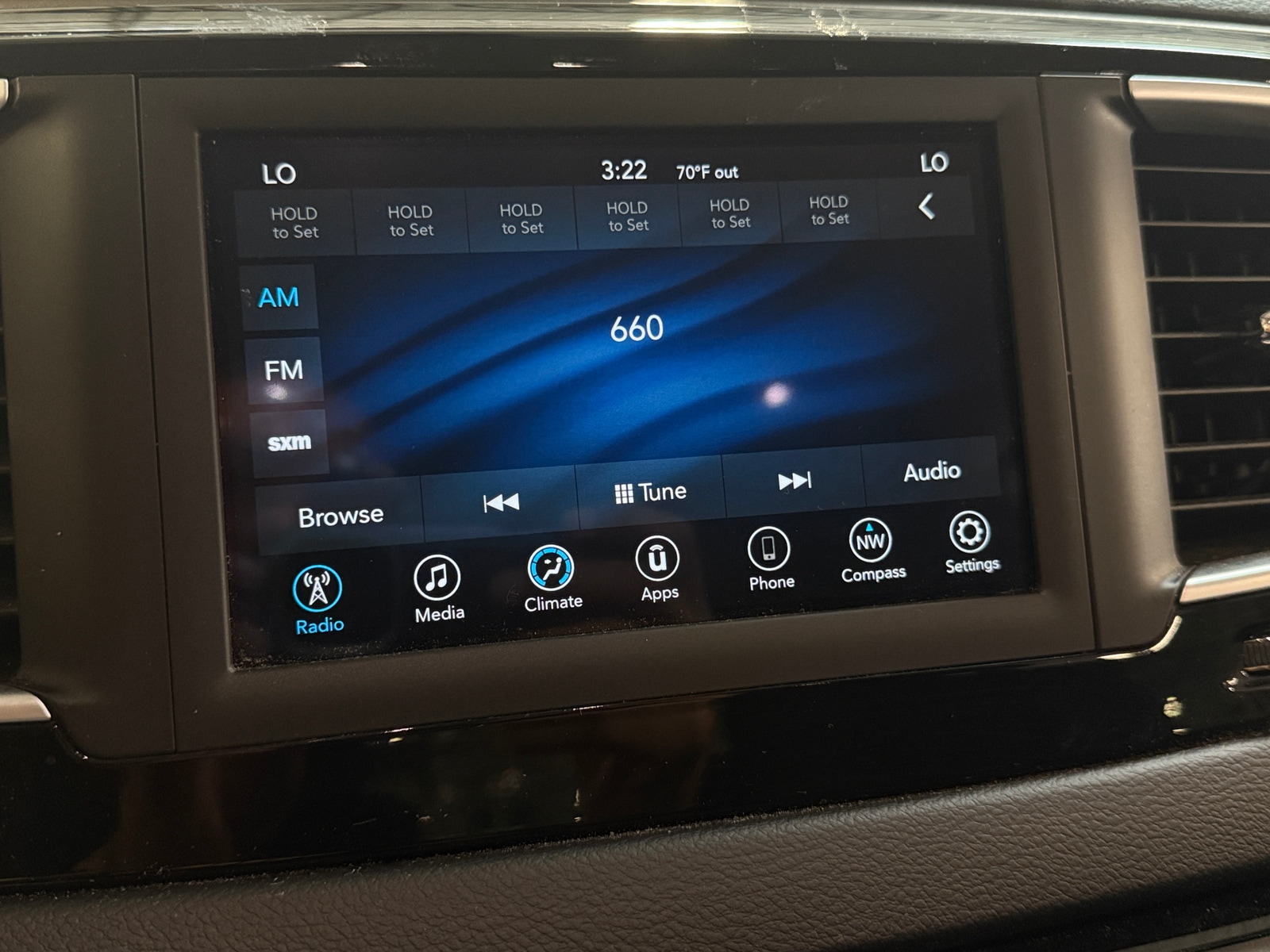 Thumbnail: 2018 Chrysler Pacifica - 4