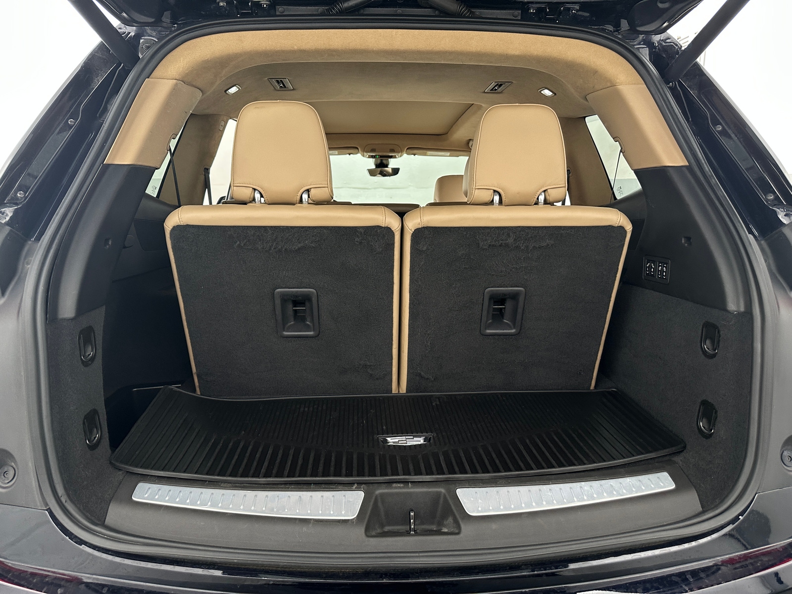Thumbnail: 2021 Cadillac XT6 - 6