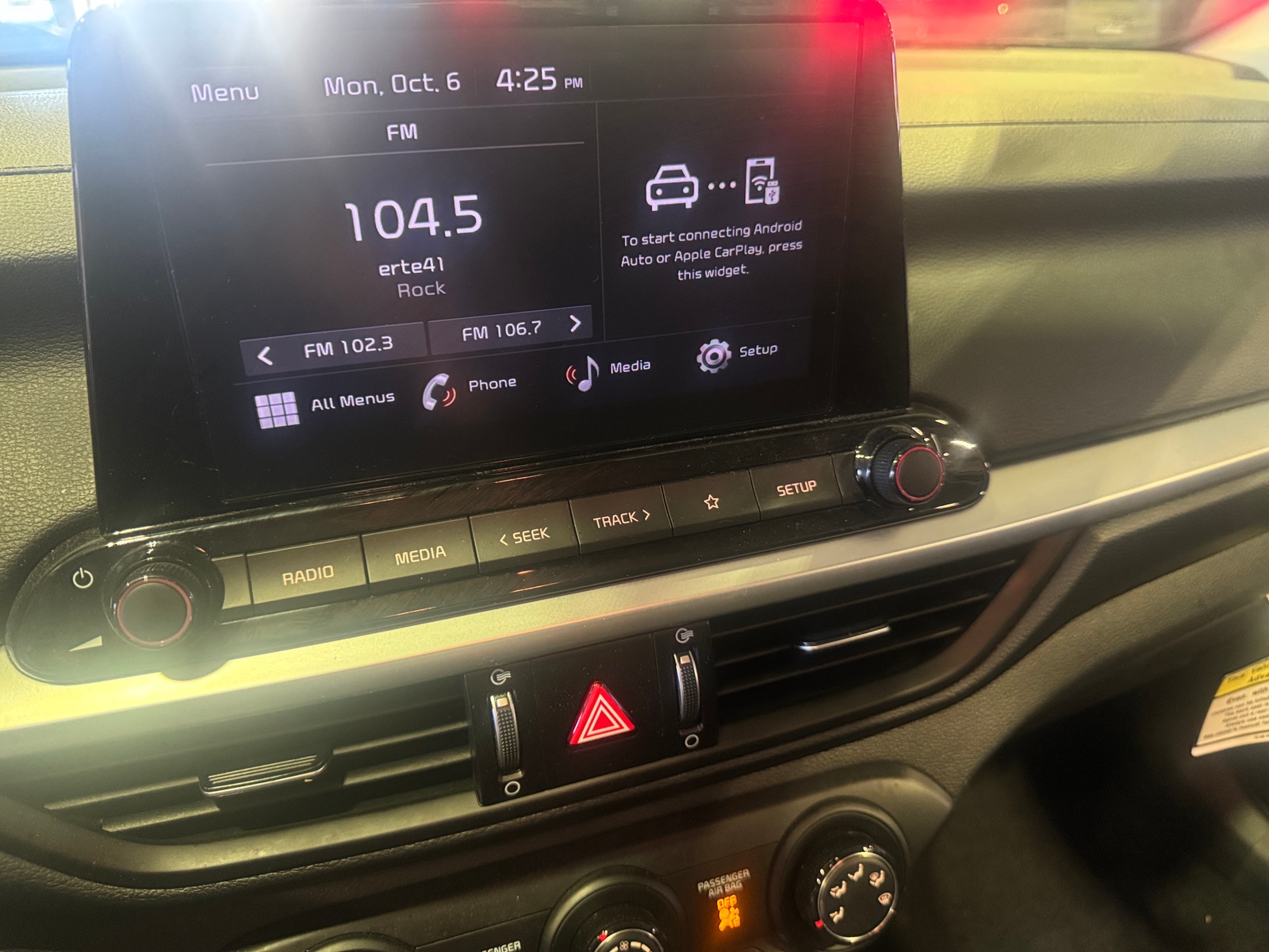 Thumbnail: 2024 Kia Forte - 4