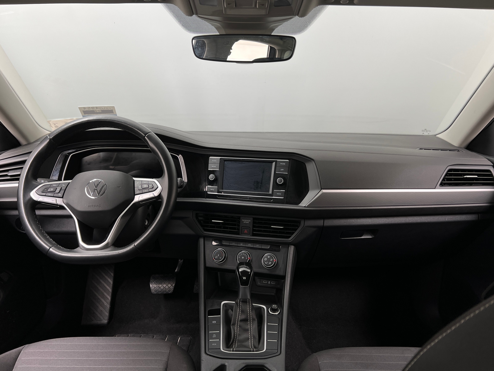 Thumbnail: 2024 Volkswagen Jetta - 3