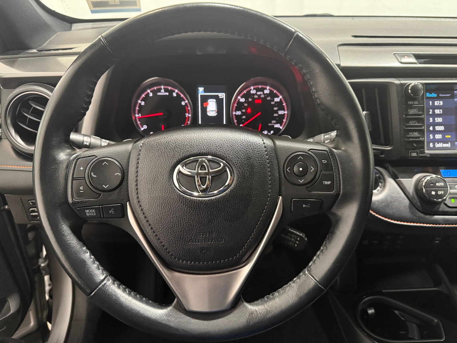 Thumbnail: 2018 Toyota RAV4 - 4