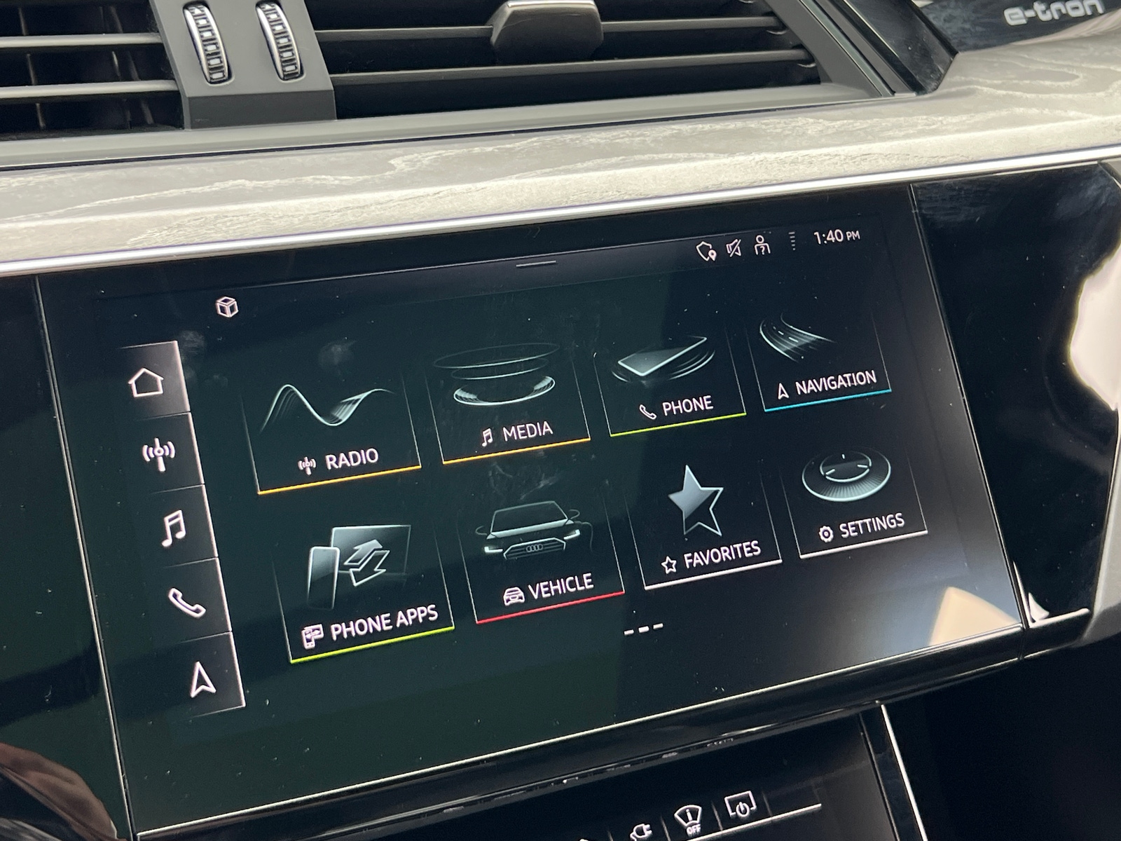 Thumbnail: 2023 Audi e-tron - 3