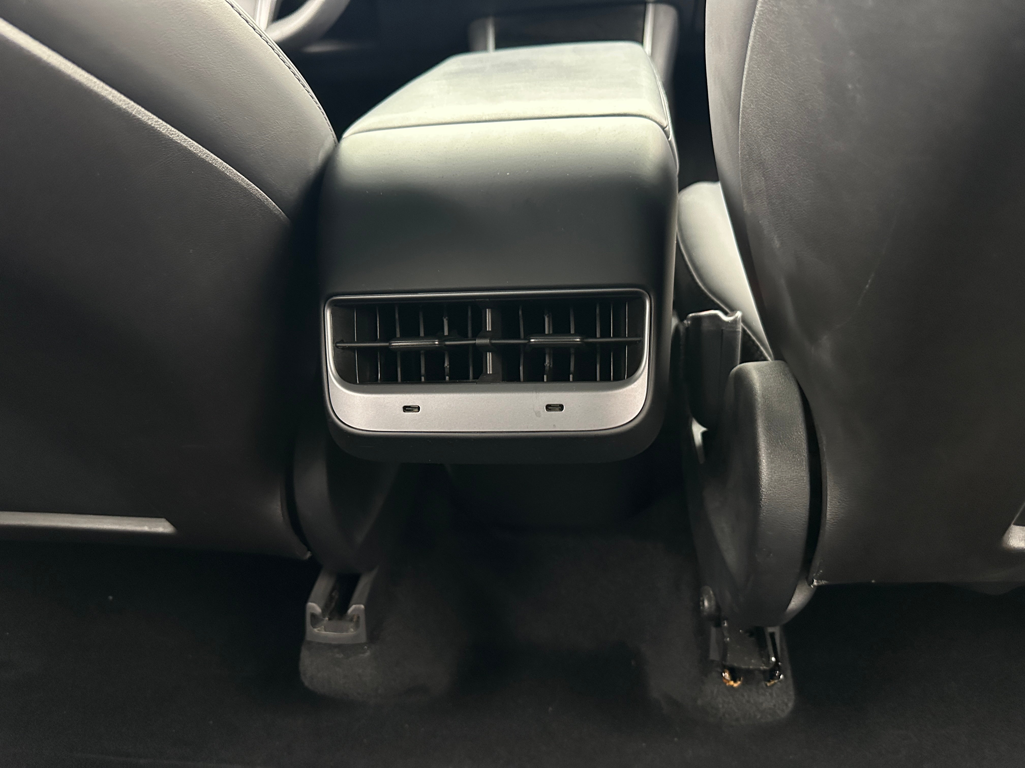 Used 2020 Tesla Model Y Long Range with VIN 5YJYGDEE8LF013529 for sale in Oak Creek, WI