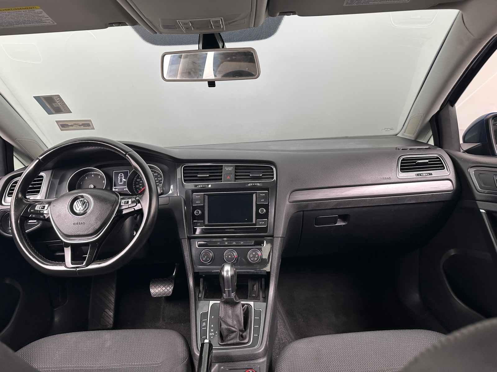 Thumbnail: 2019 Volkswagen Golf - 3