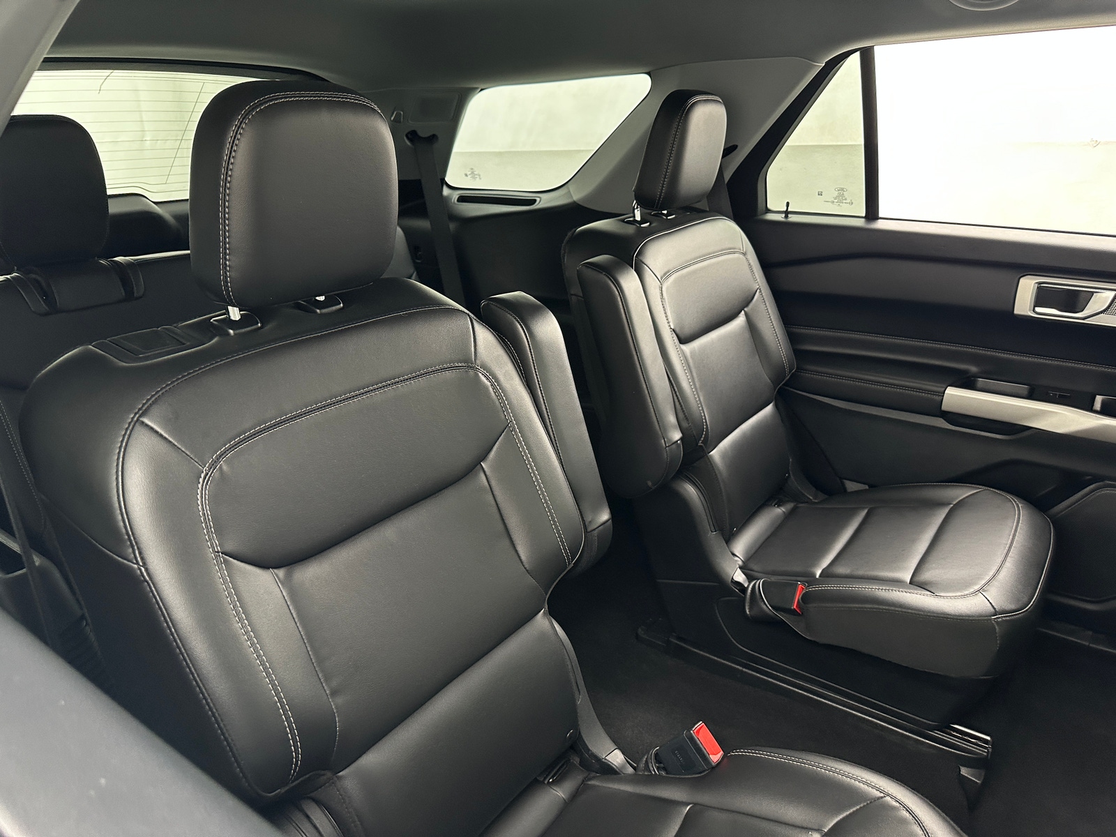 Thumbnail: 2022 Ford Explorer - 6