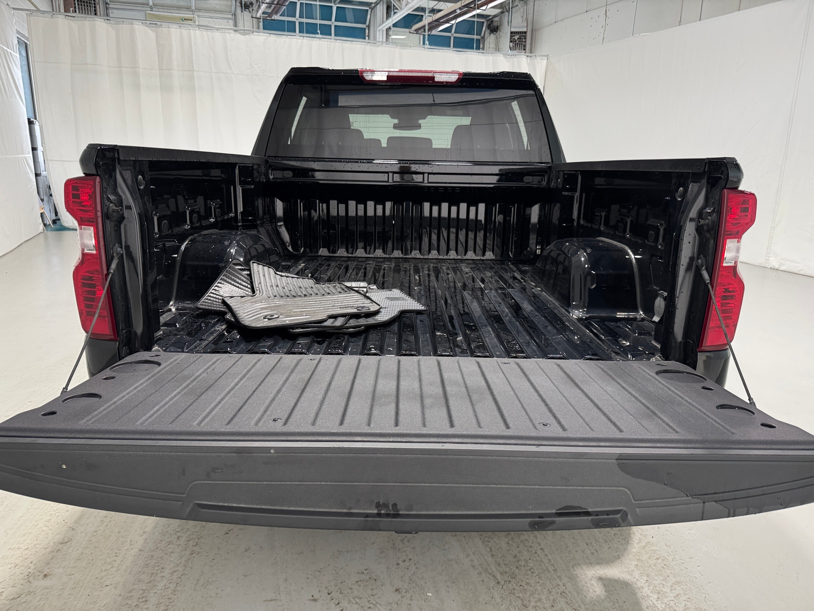 Thumbnail: 2024 Chevrolet Silverado 1500 - 7
