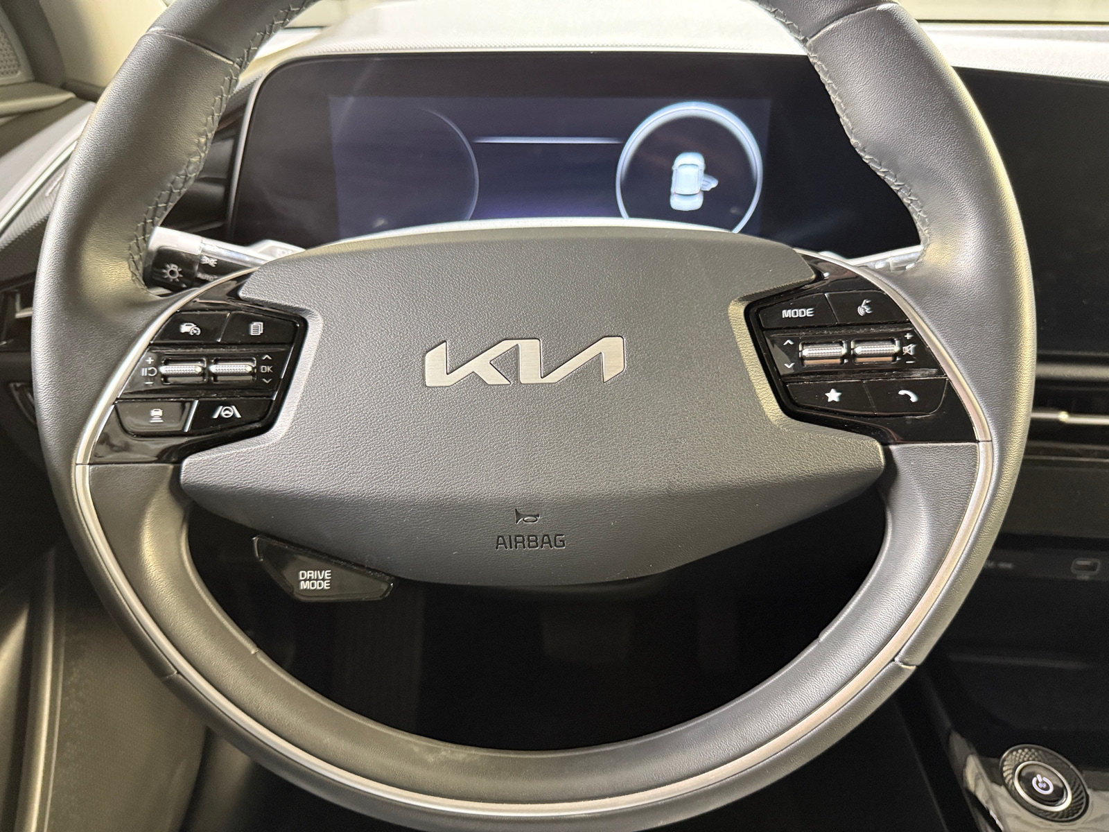 Thumbnail: 2023 Kia Niro - 4