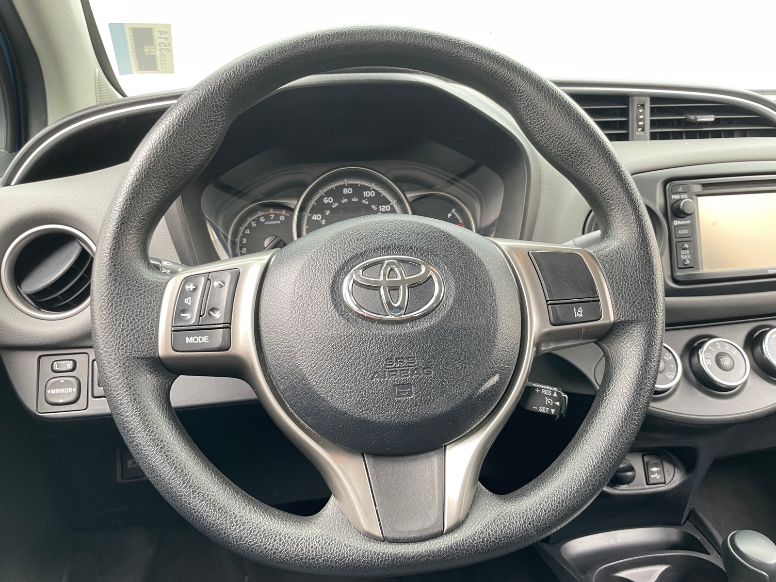 Thumbnail: 2017 Toyota Yaris - 4