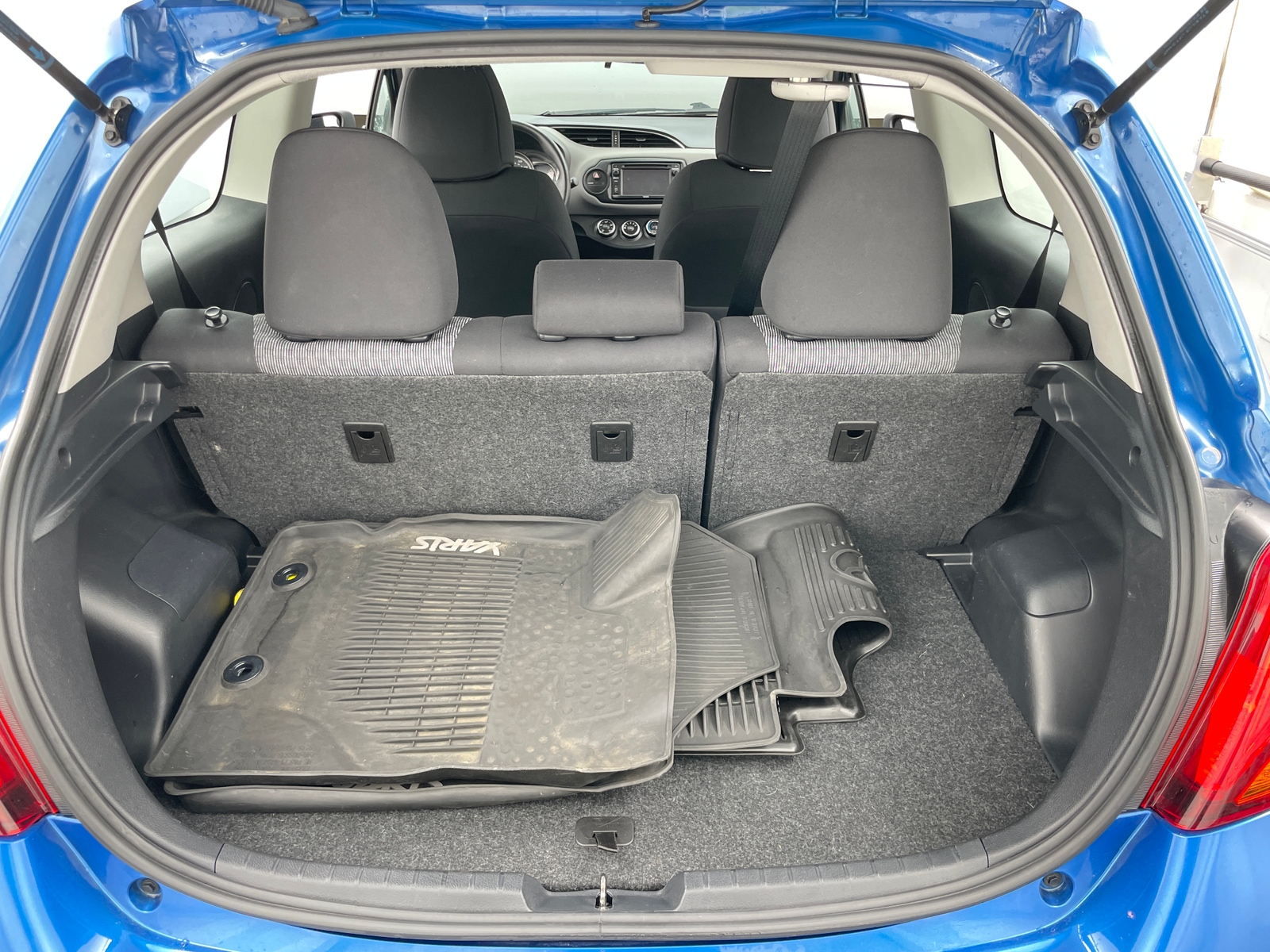 Thumbnail: 2017 Toyota Yaris - 6