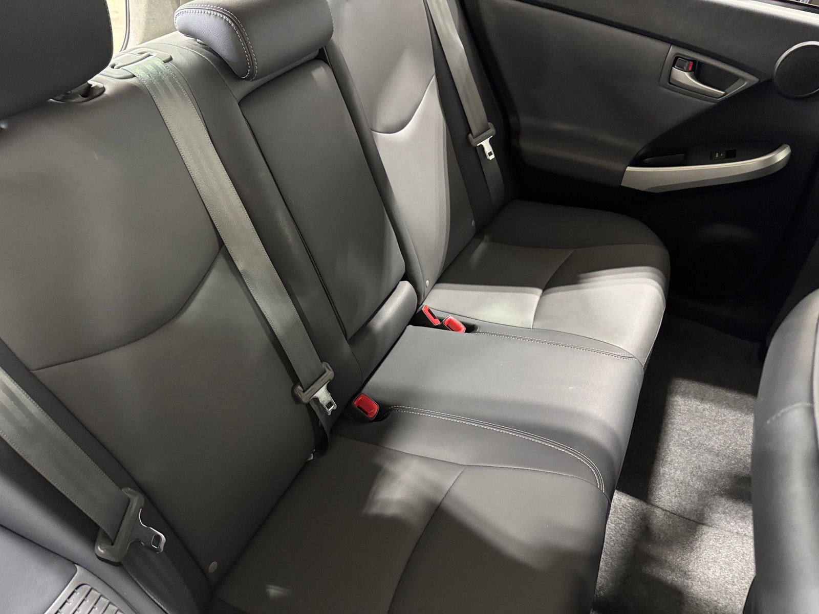 Thumbnail: 2015 Toyota Prius - 6