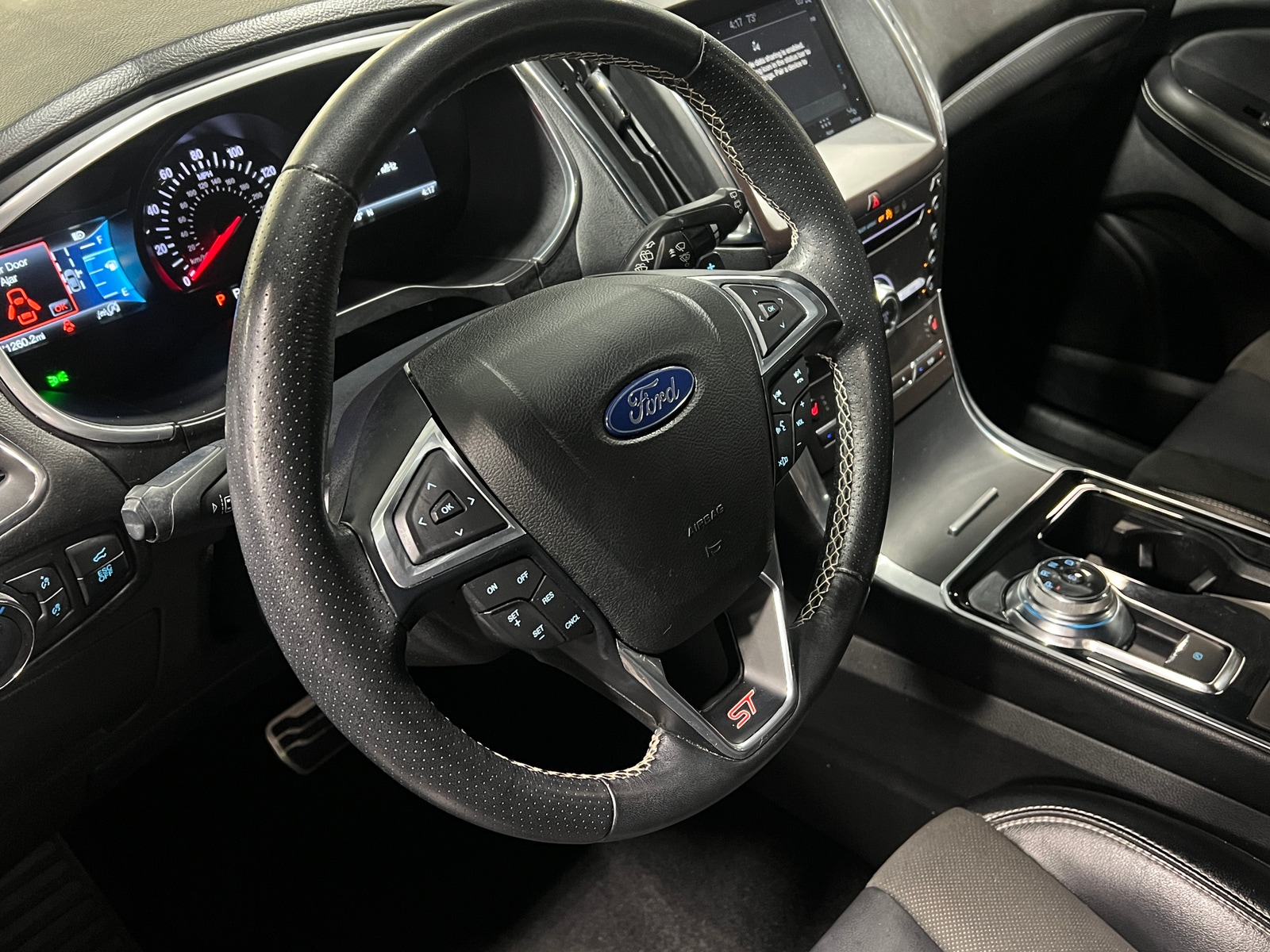 Thumbnail: 2019 Ford Edge - 4