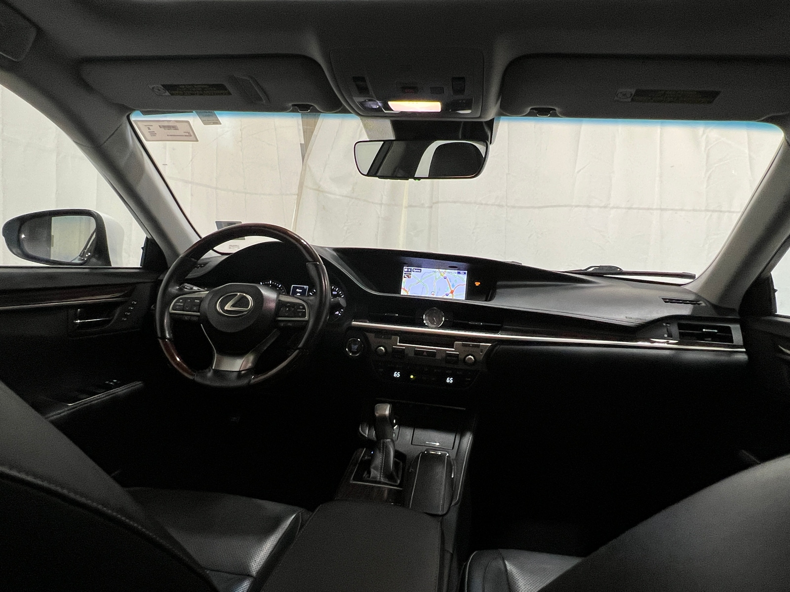 Thumbnail: 2016 Lexus ES - 2
