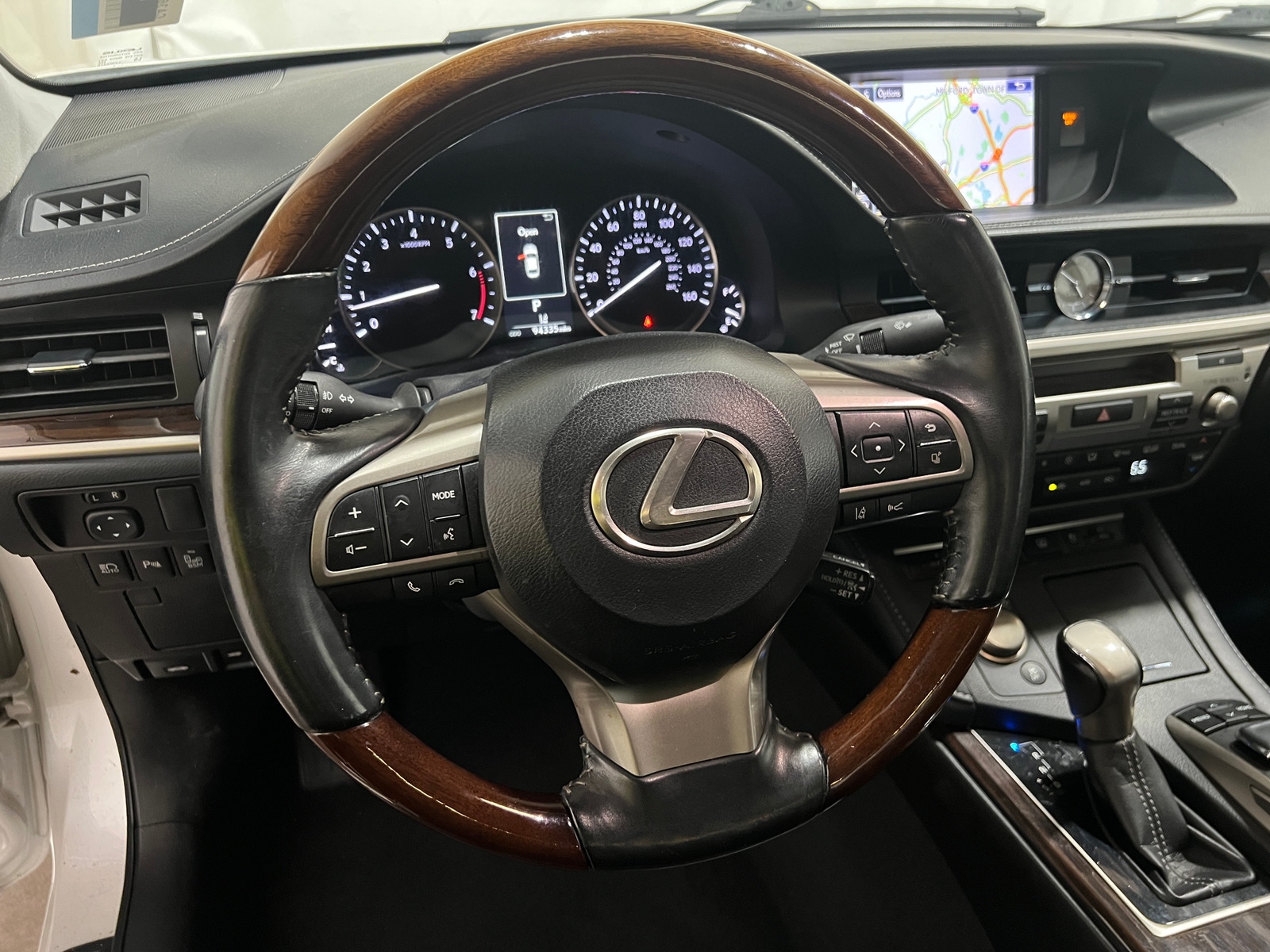 Thumbnail: 2016 Lexus ES - 4