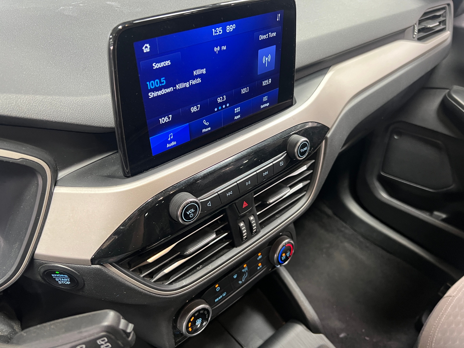 Thumbnail: 2022 Ford Escape - 4
