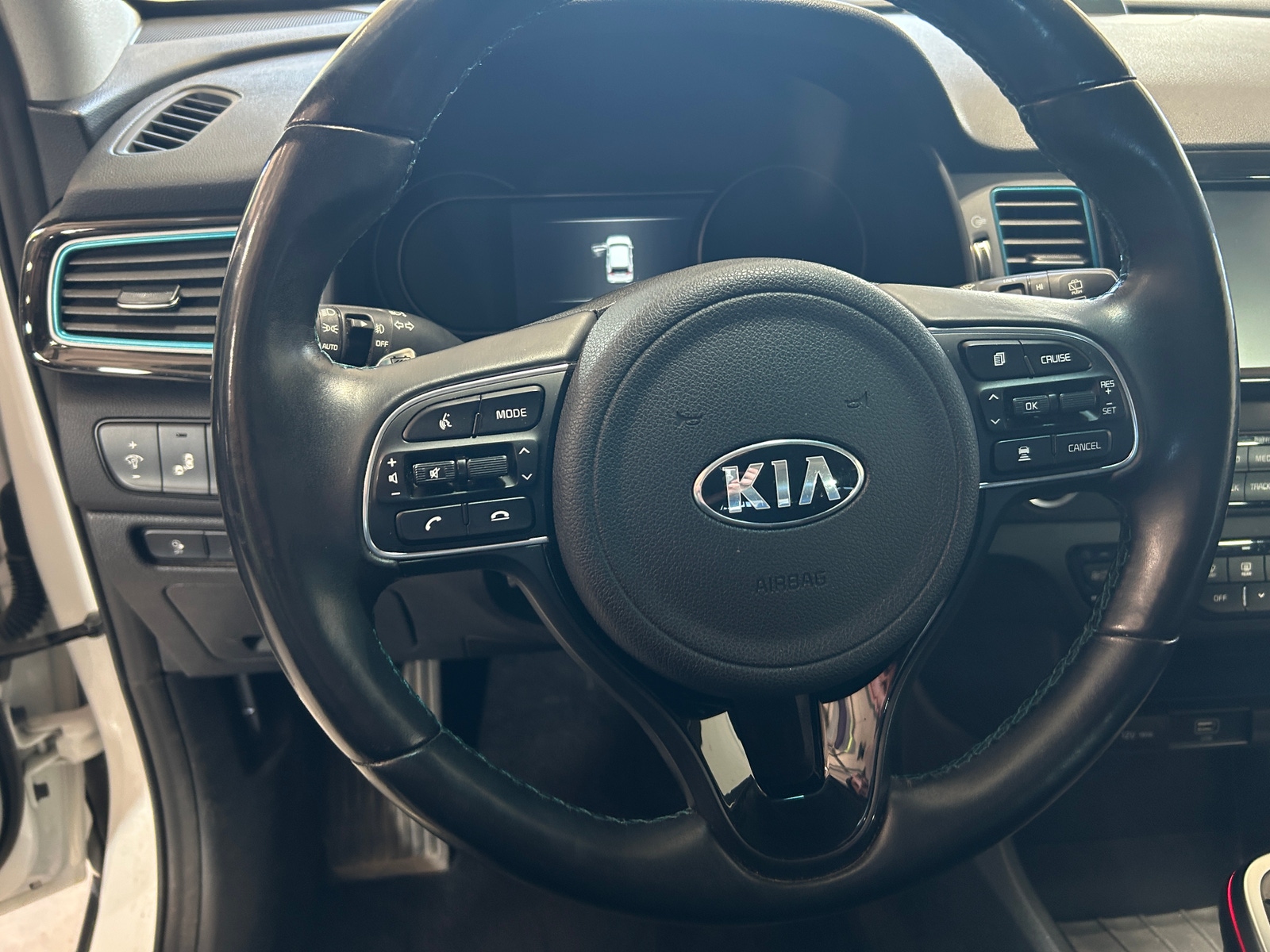 Thumbnail: 2019 Kia Niro - 4