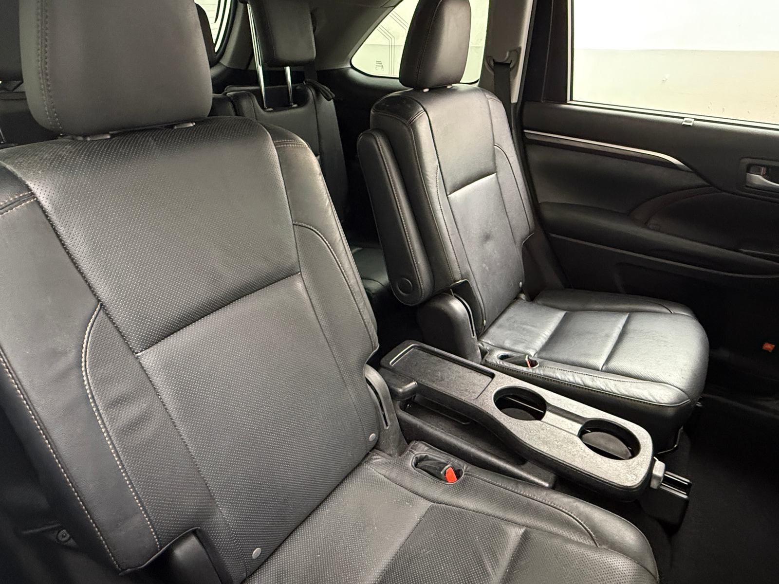 Thumbnail: 2014 Toyota Highlander - 5