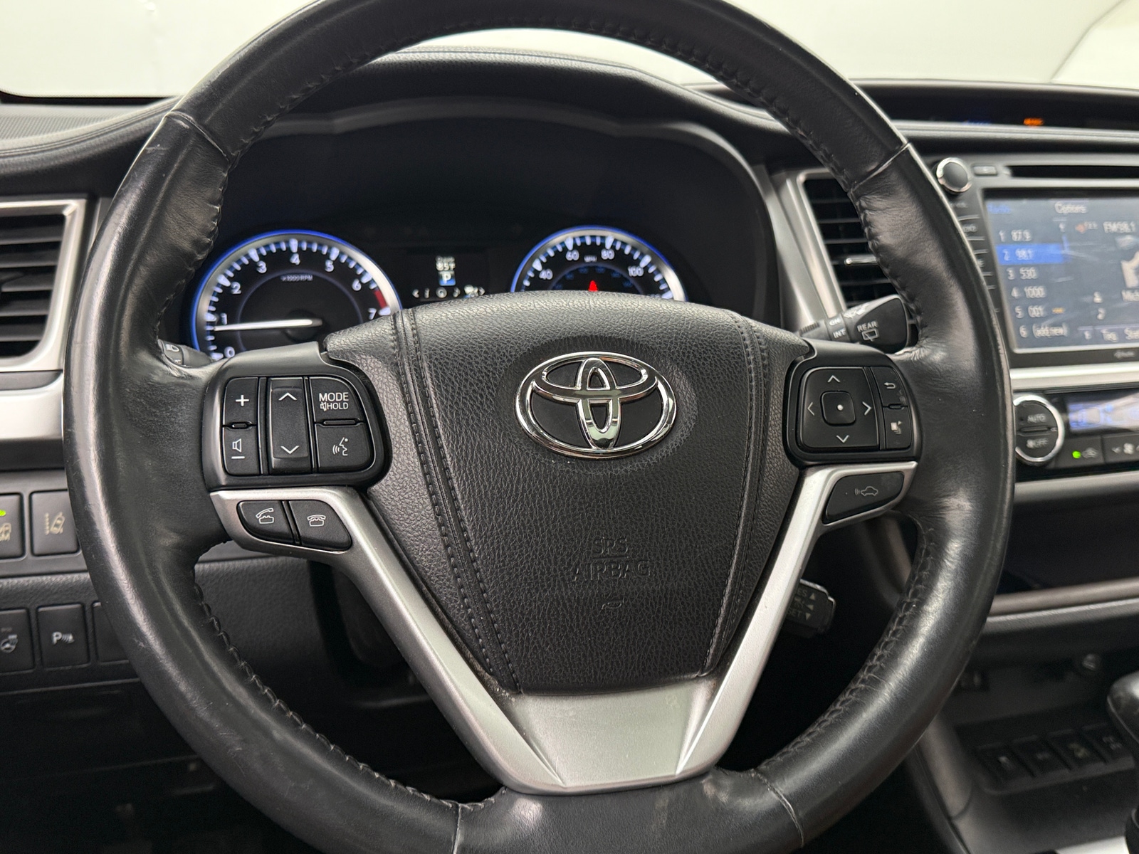 Thumbnail: 2014 Toyota Highlander - 4
