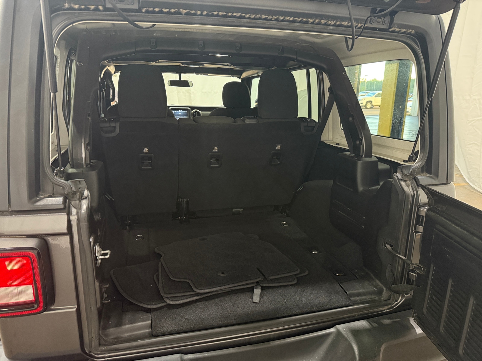 Thumbnail: 2018 Jeep Wrangler - 7