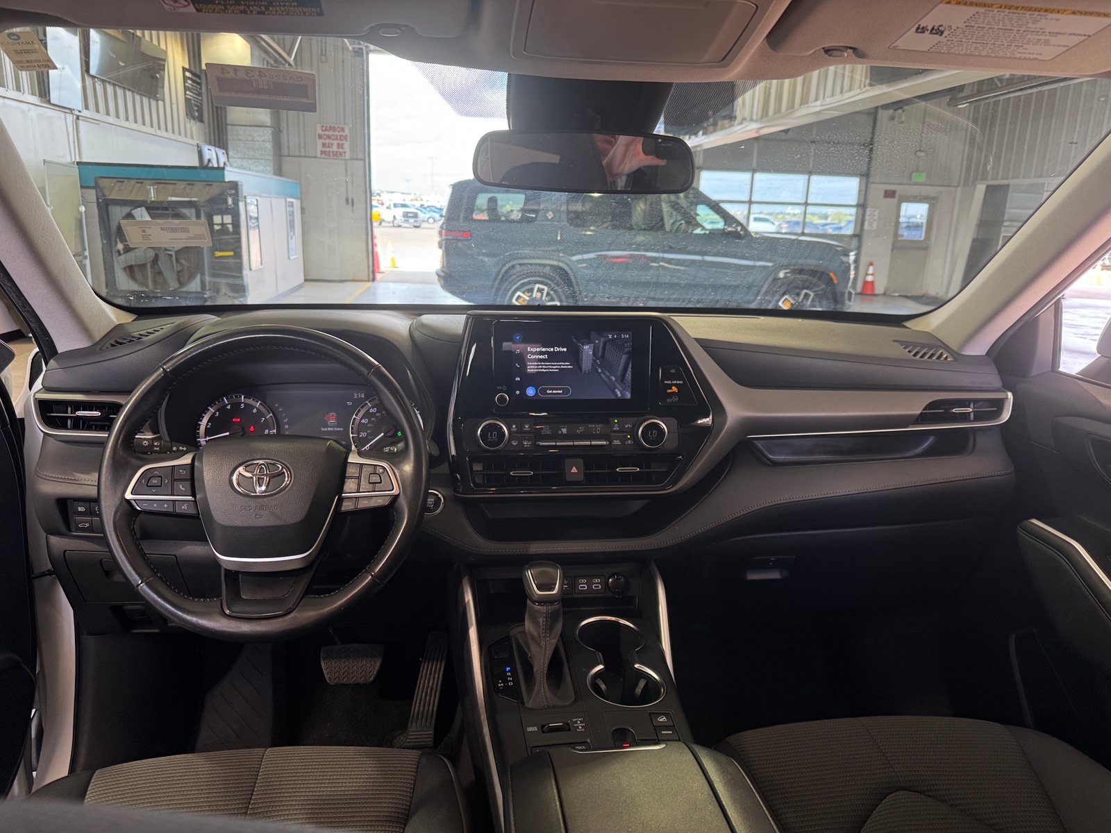 Thumbnail: 2023 Toyota Highlander - 3