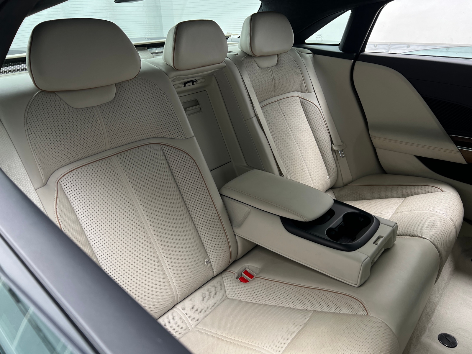 Thumbnail: 2022 Lucid Air - 5