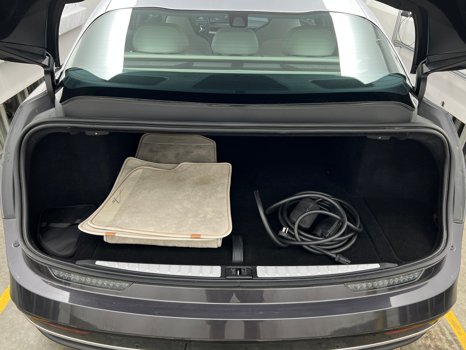 Thumbnail: 2022 Lucid Air - 6