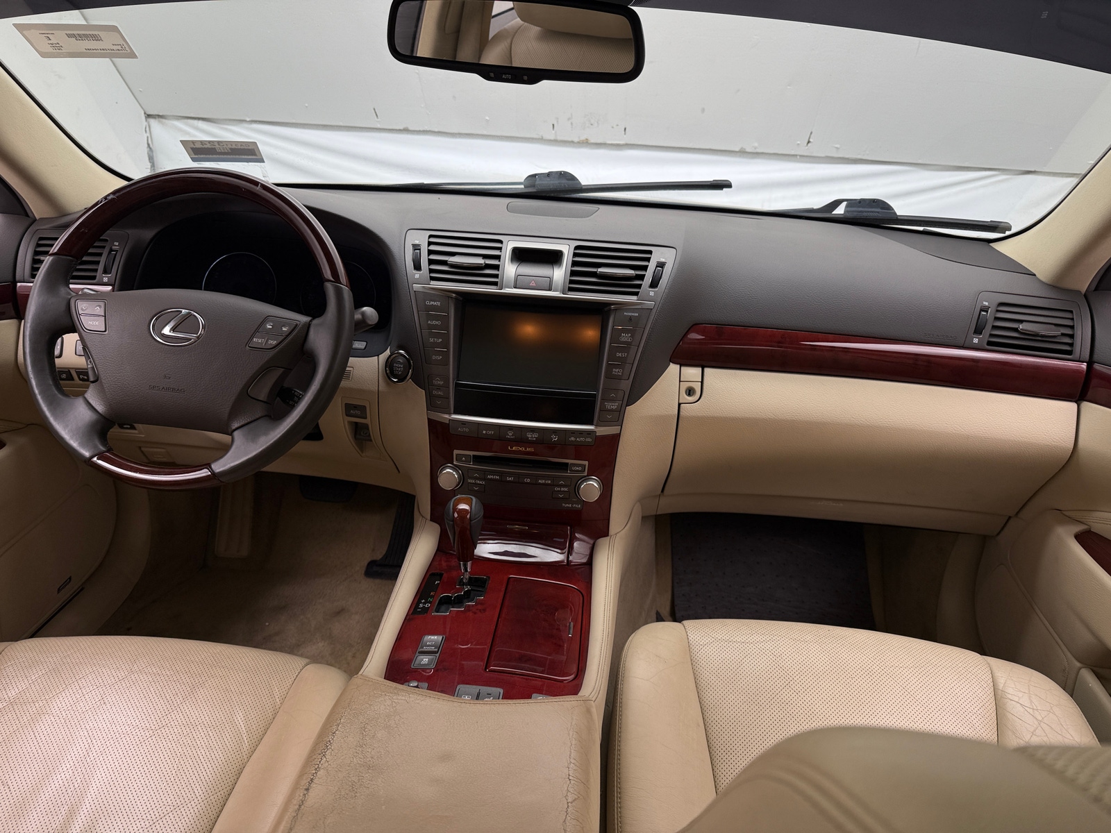 Thumbnail: 2011 Lexus LS - 2