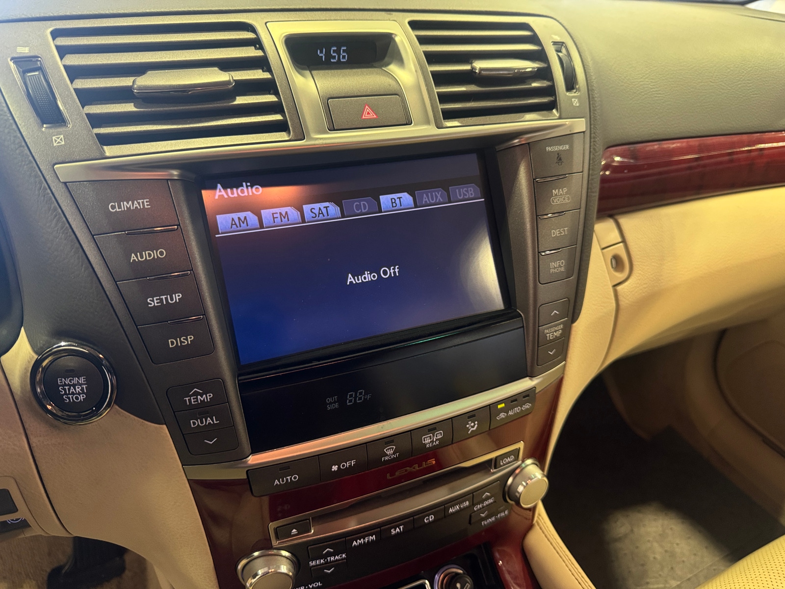 Thumbnail: 2011 Lexus LS - 3