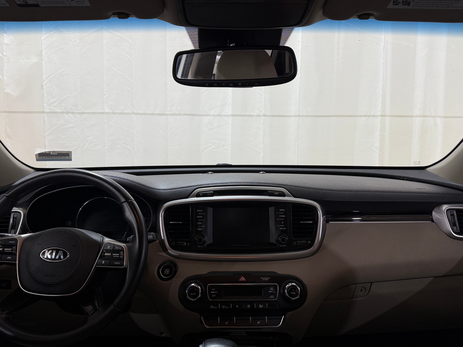 Thumbnail: 2019 Kia Sorento - 2
