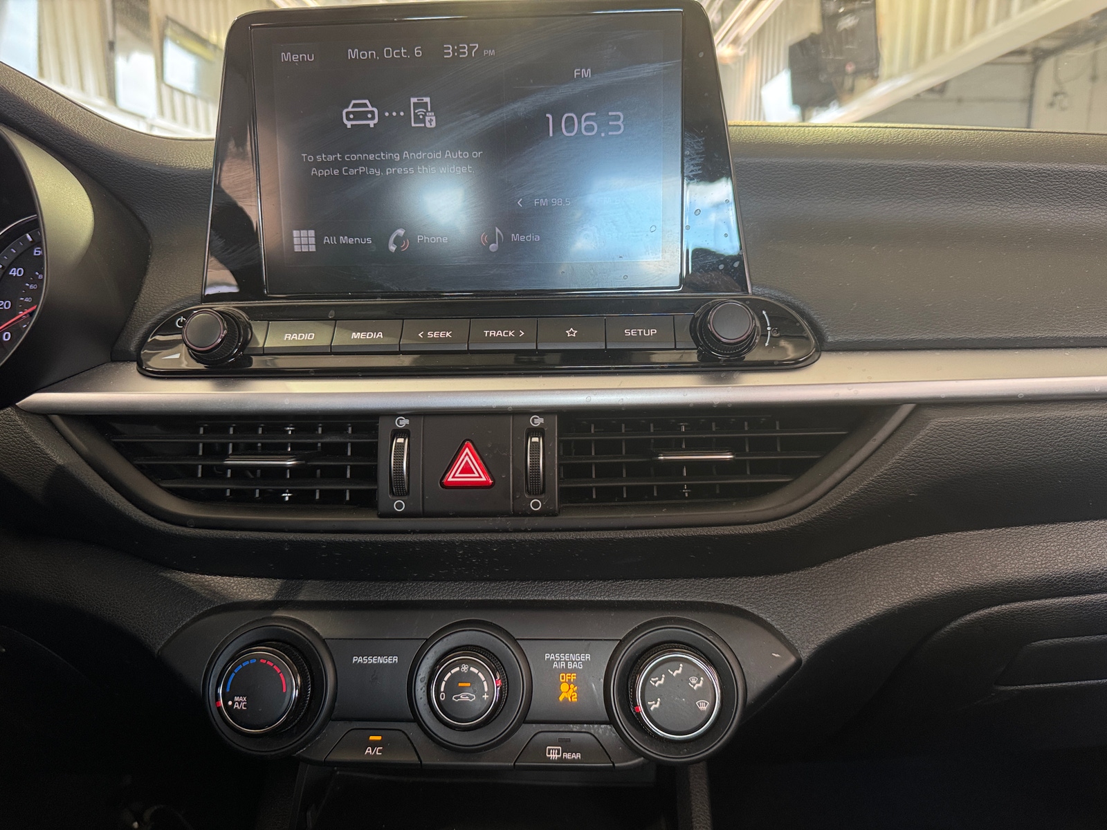 Thumbnail: 2024 Kia Forte - 4