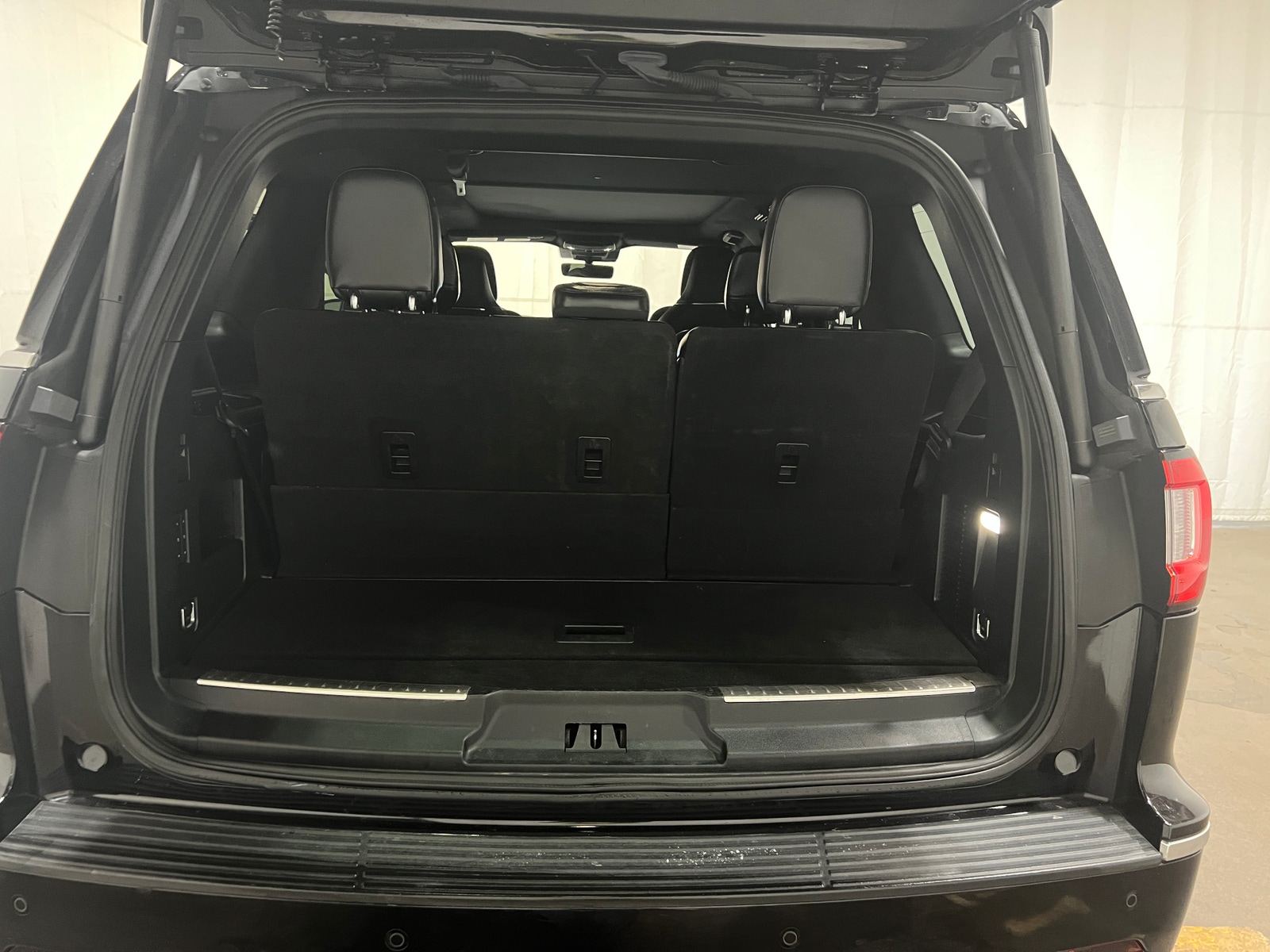 Thumbnail: 2020 Lincoln Navigator - 6