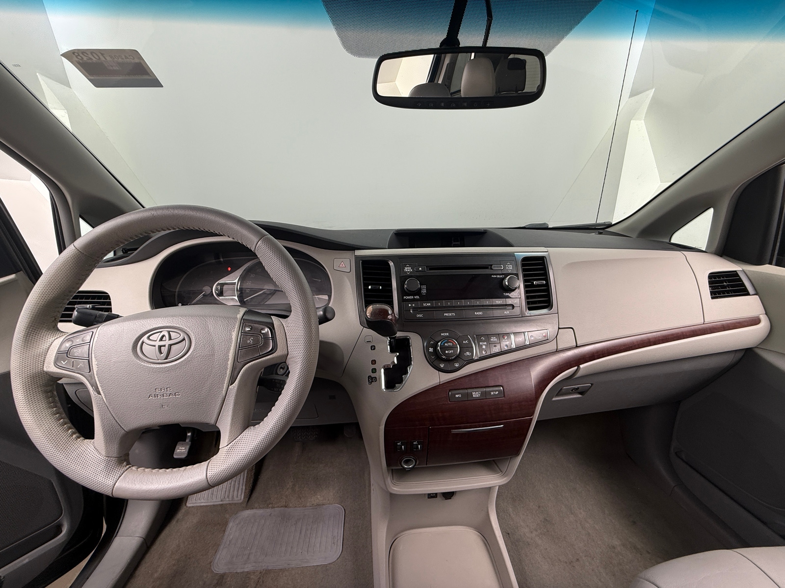 Thumbnail: 2013 Toyota Sienna - 2