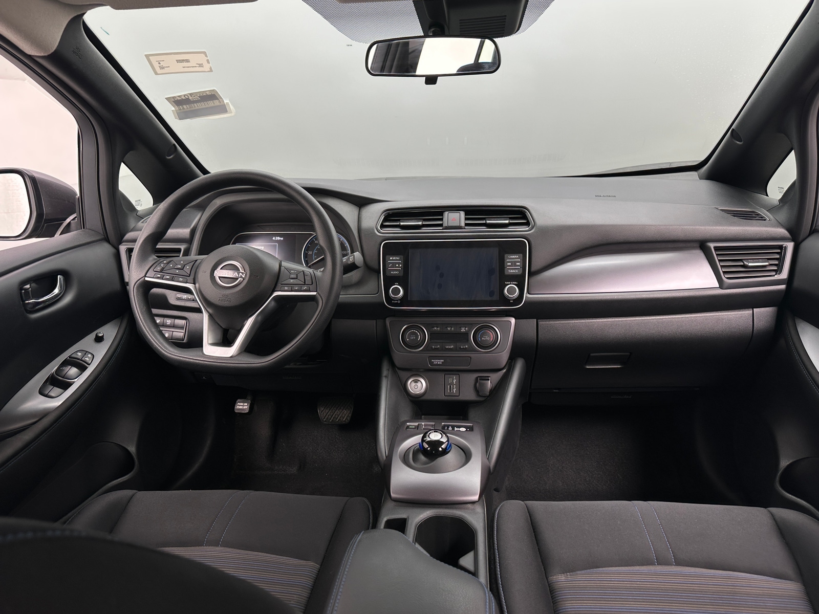 Thumbnail: 2023 Nissan Leaf - 3