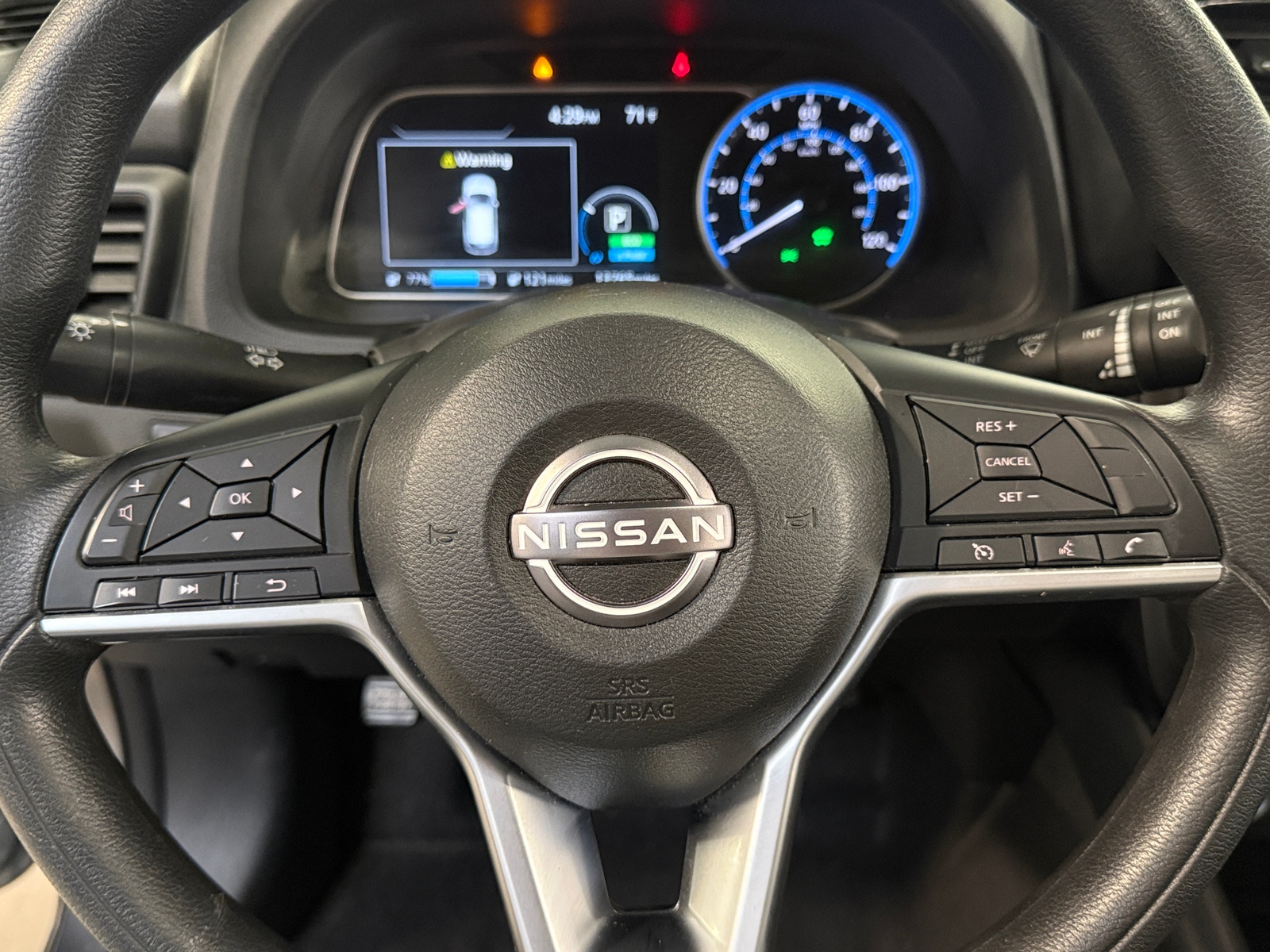 Thumbnail: 2023 Nissan Leaf - 5