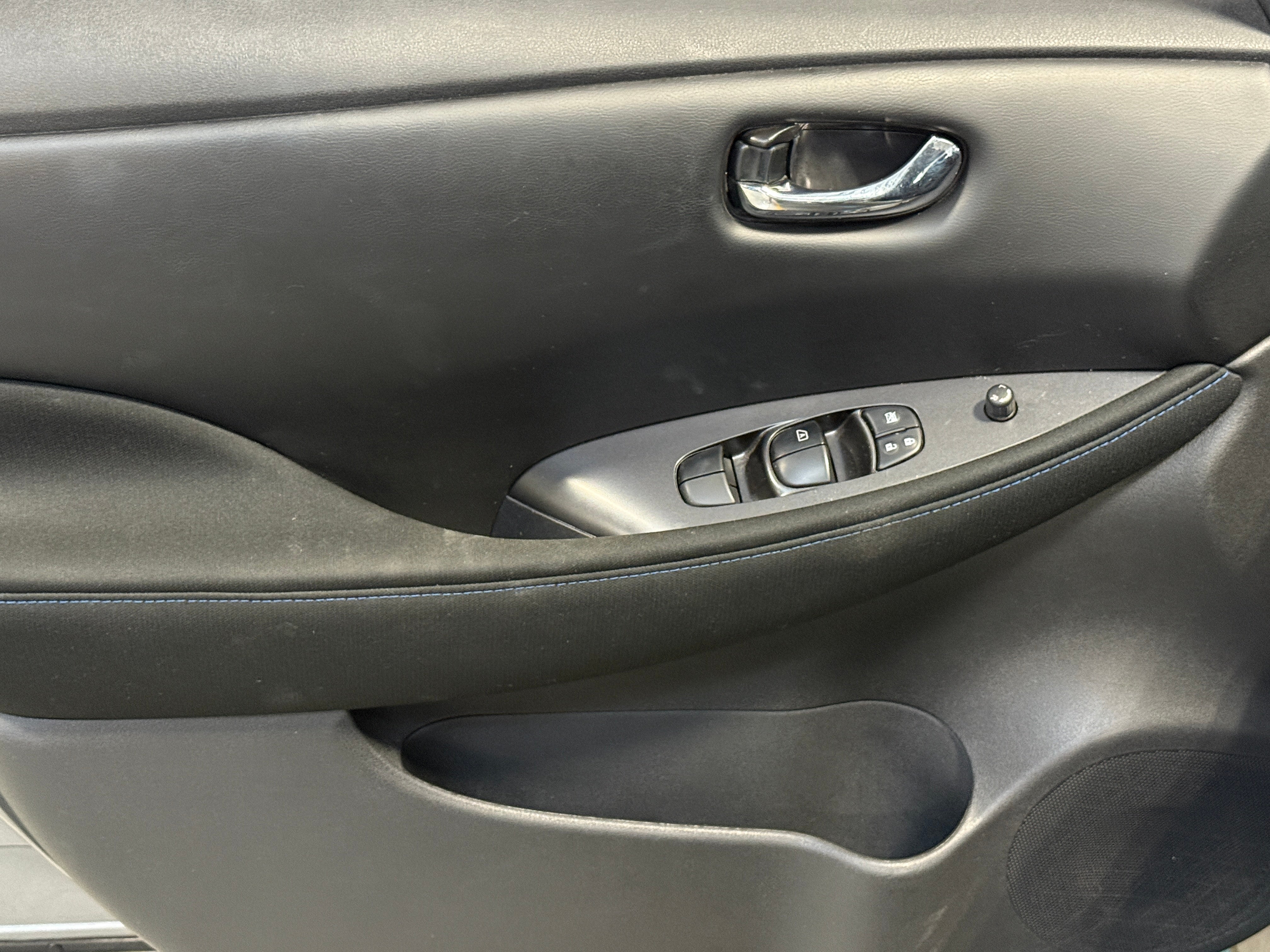 Used 2023 Nissan Leaf S with VIN 1N4AZ1BV6PC562752 for sale in Oak Creek, WI