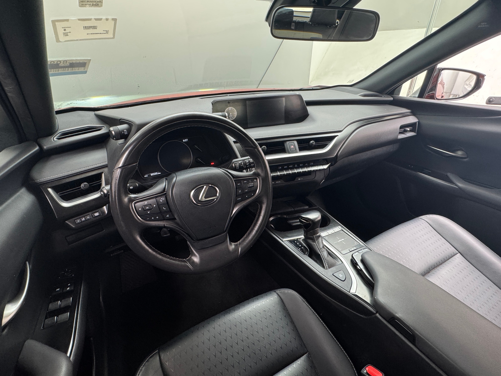 Thumbnail: 2021 Lexus UX - 2