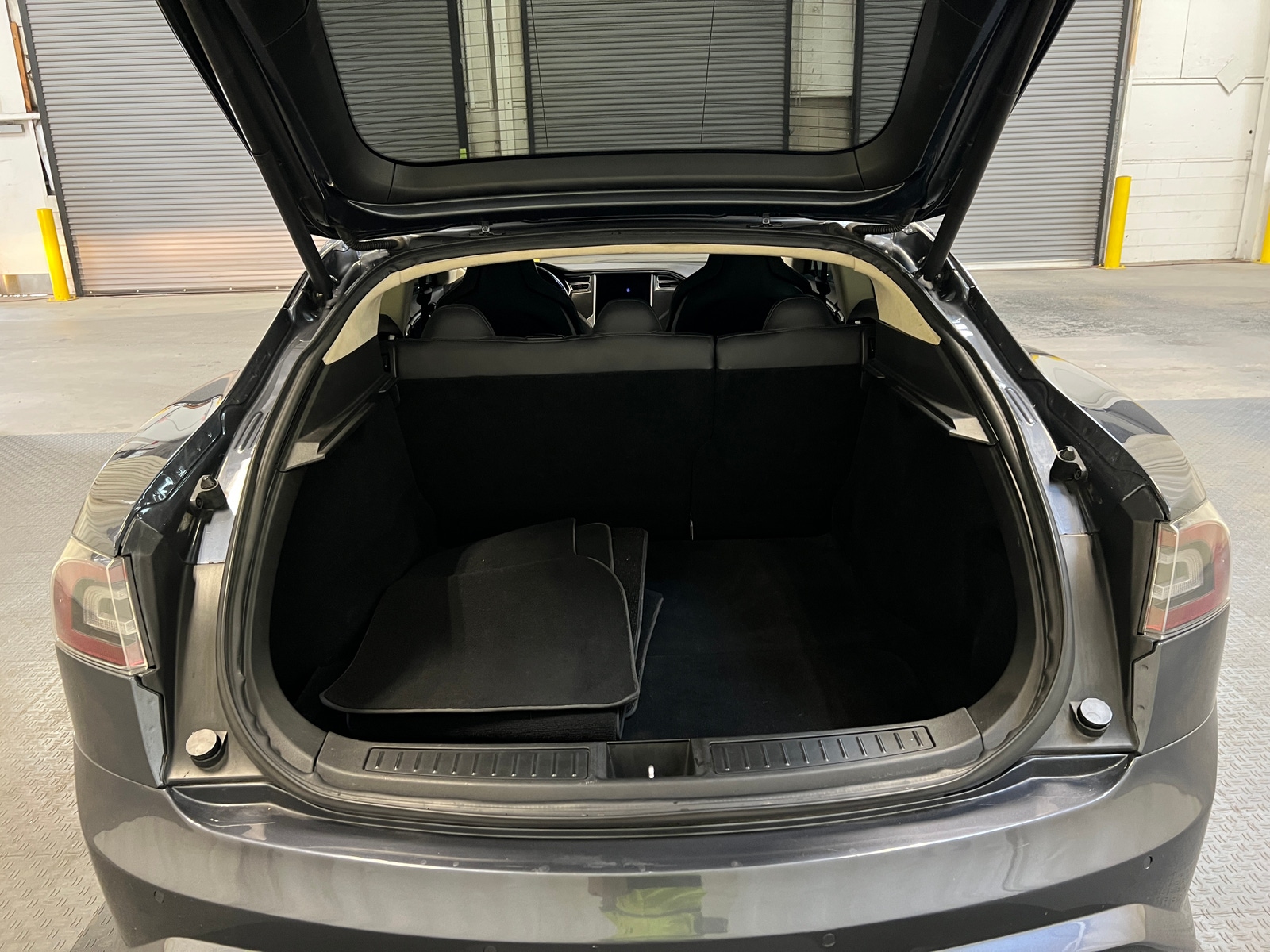 Thumbnail: 2014 Tesla Model S - 6