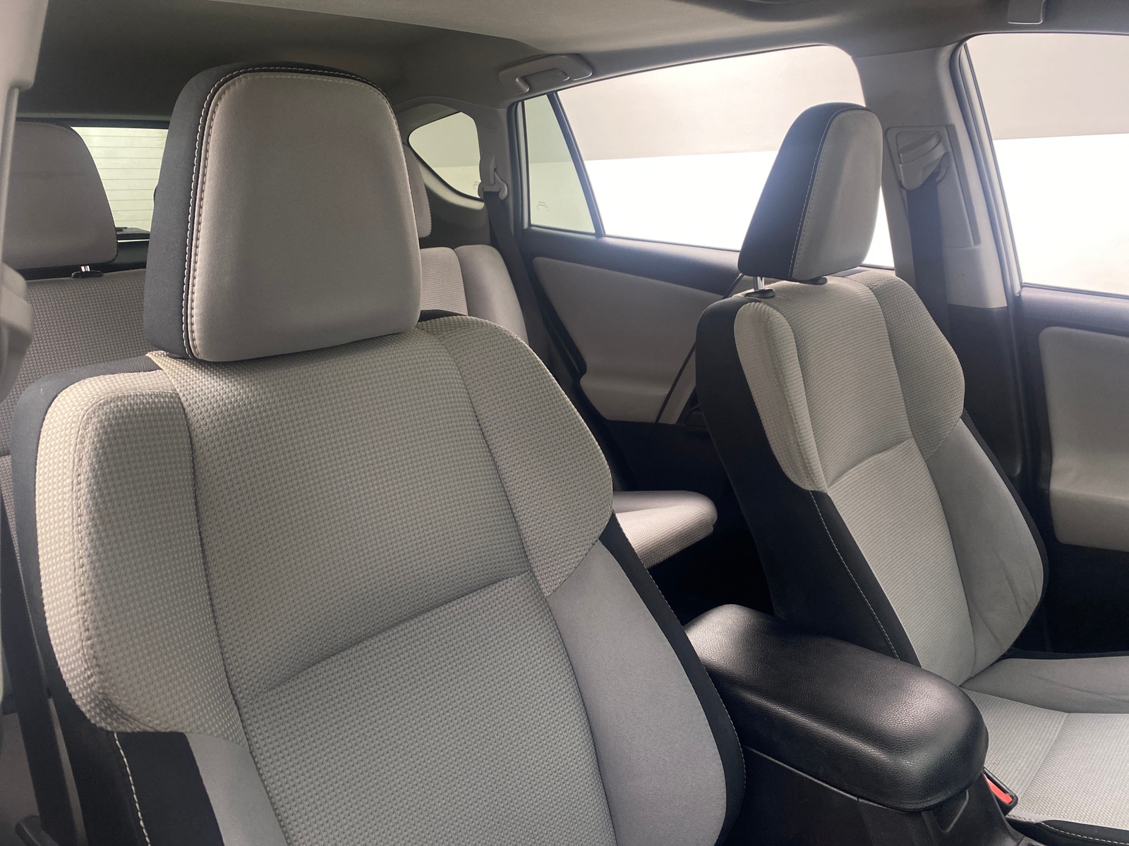 Thumbnail: 2016 Toyota RAV4 - 2