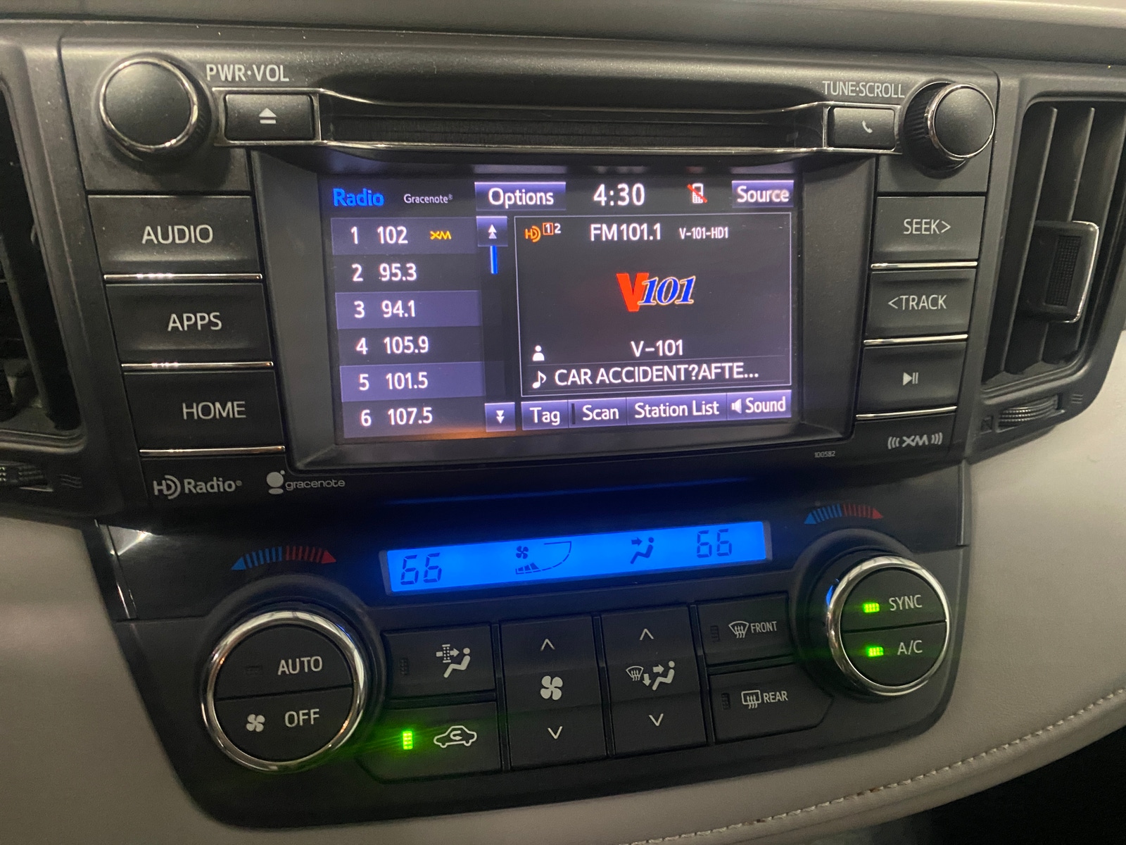 Thumbnail: 2016 Toyota RAV4 - 4