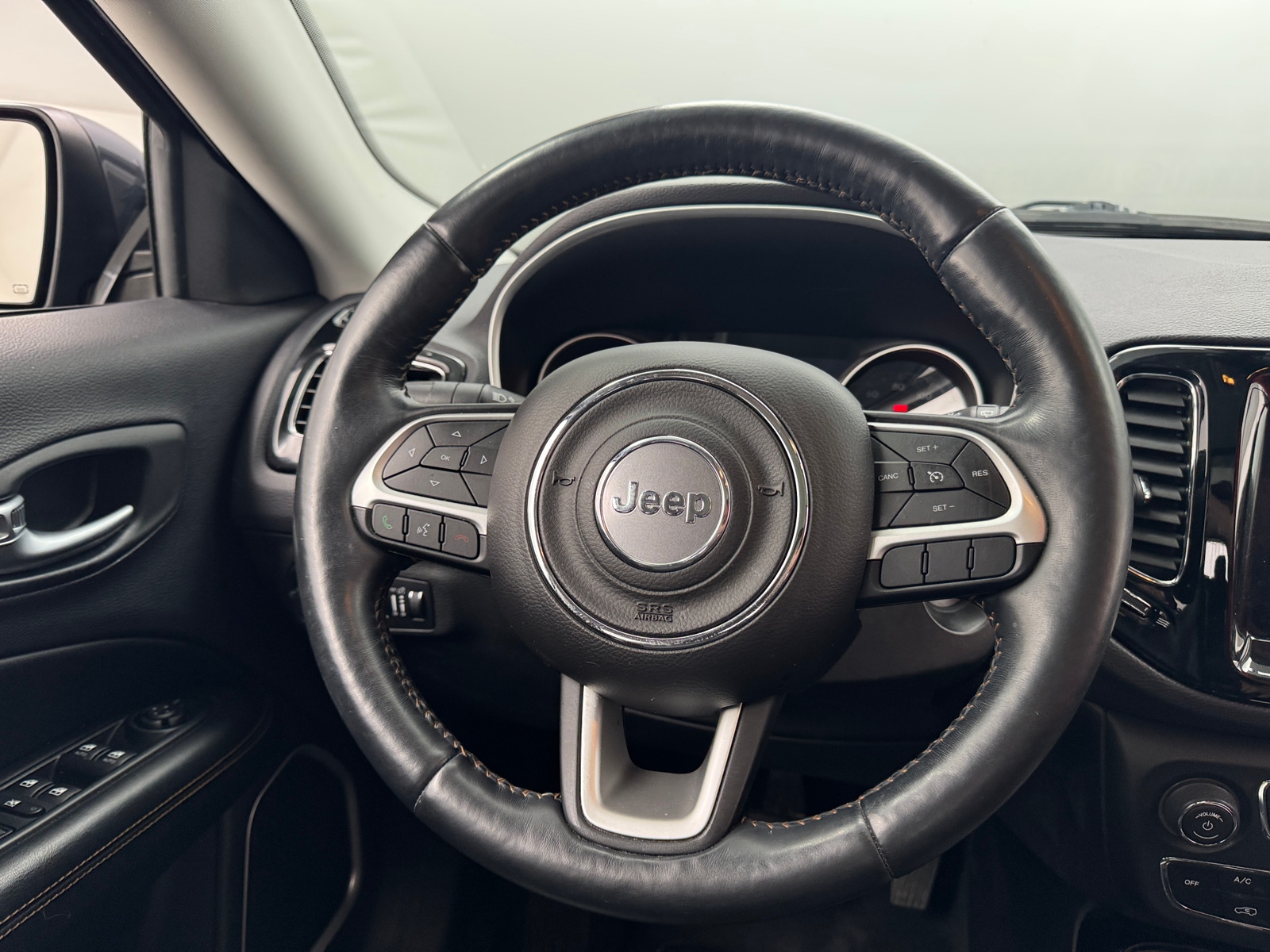 Thumbnail: 2018 Jeep Compass - 4