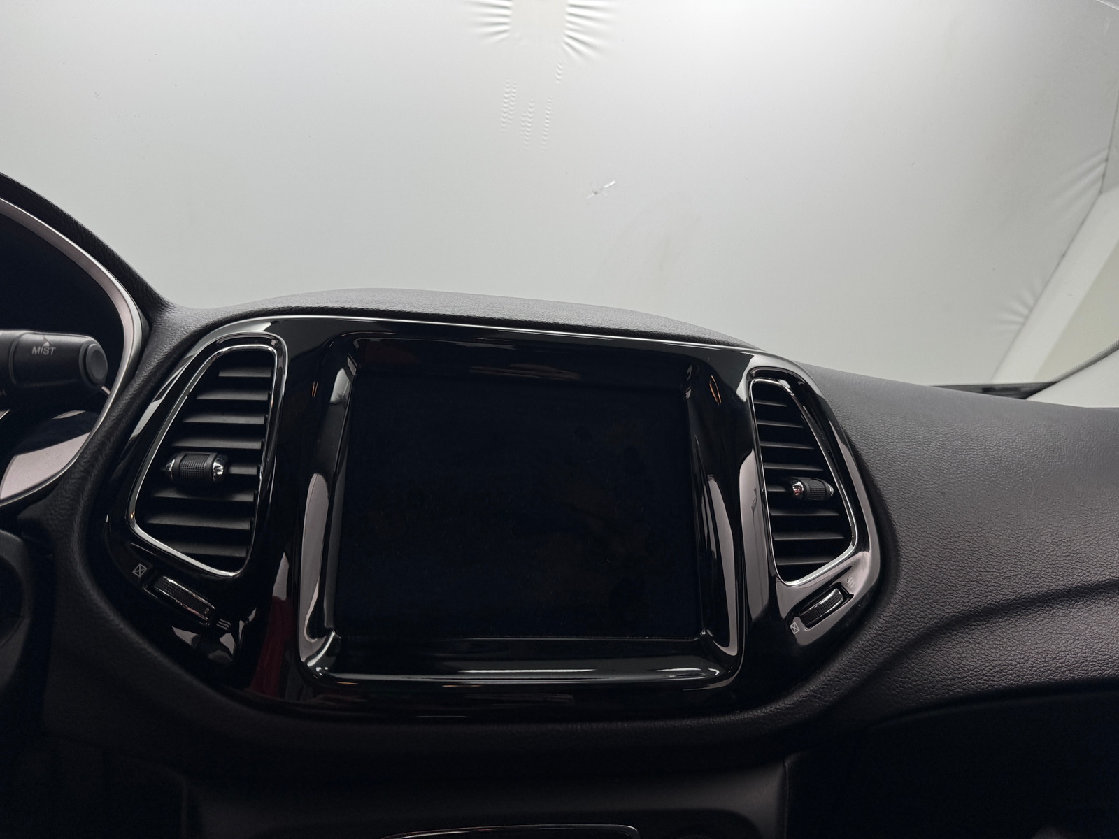 Thumbnail: 2018 Jeep Compass - 3