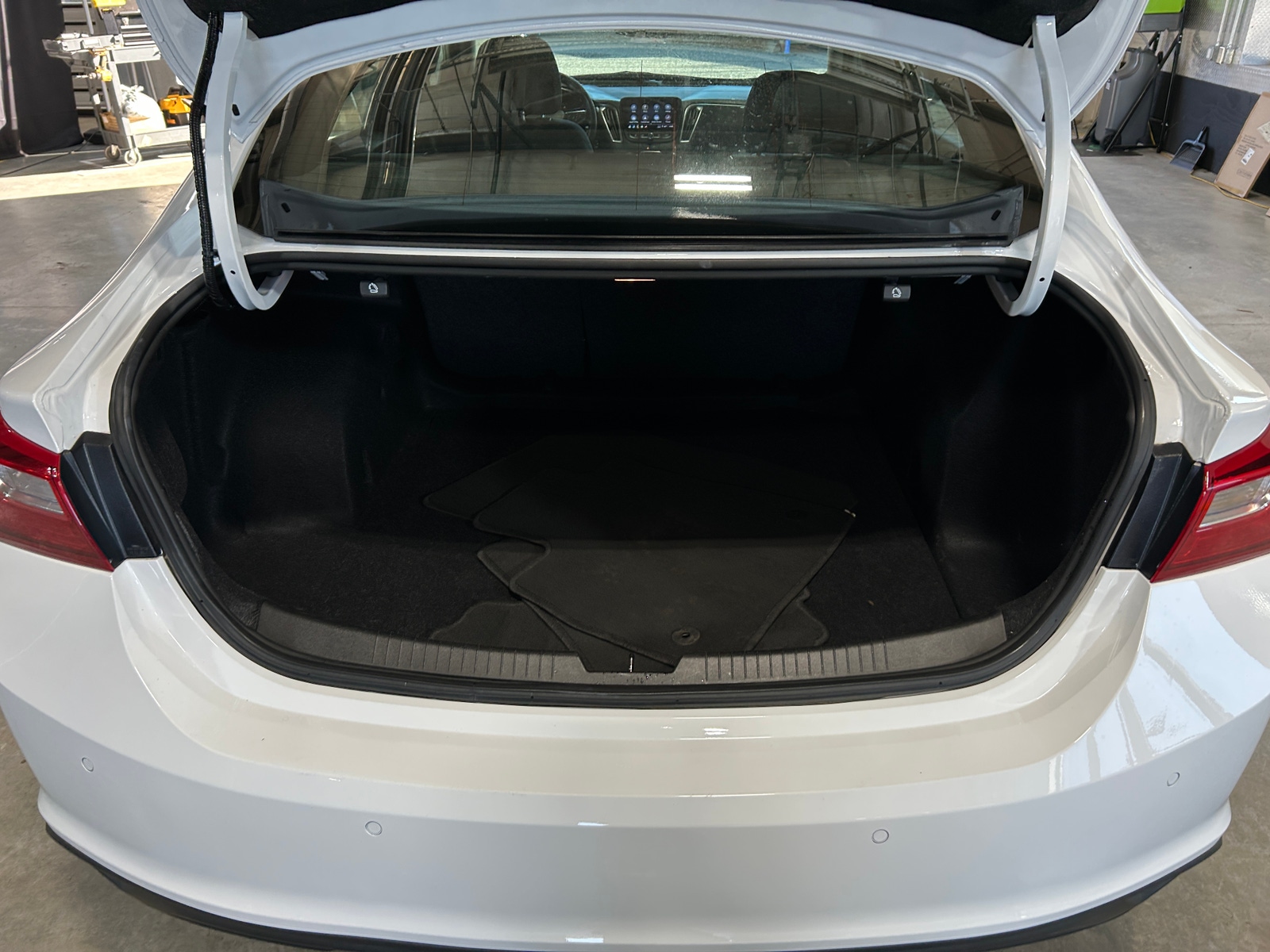 Thumbnail: 2024 Chevrolet Malibu - 7